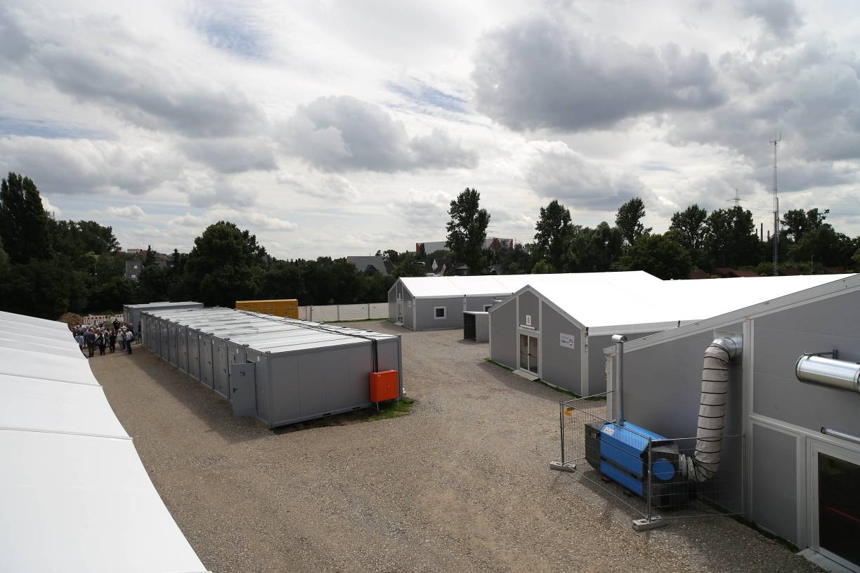 Further Straße: Neue Leichtbauhallen für 192 Flüchtlinge