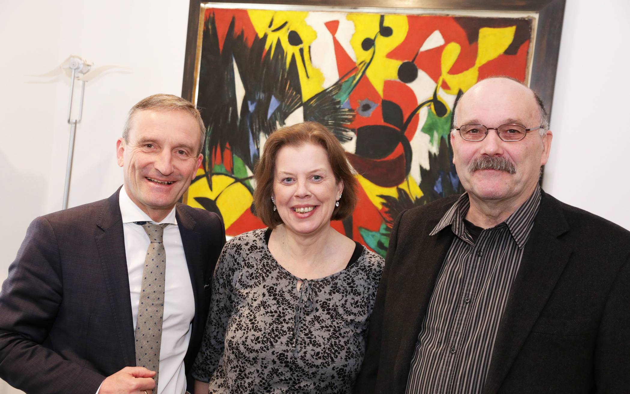  Oberbürgermeister Thomas Geisel mit Michaela Rüping, Botschafterin des Vereins Auszeit für die Seele, und dessen Gründer Reinhard Hunecke (v.l.). 