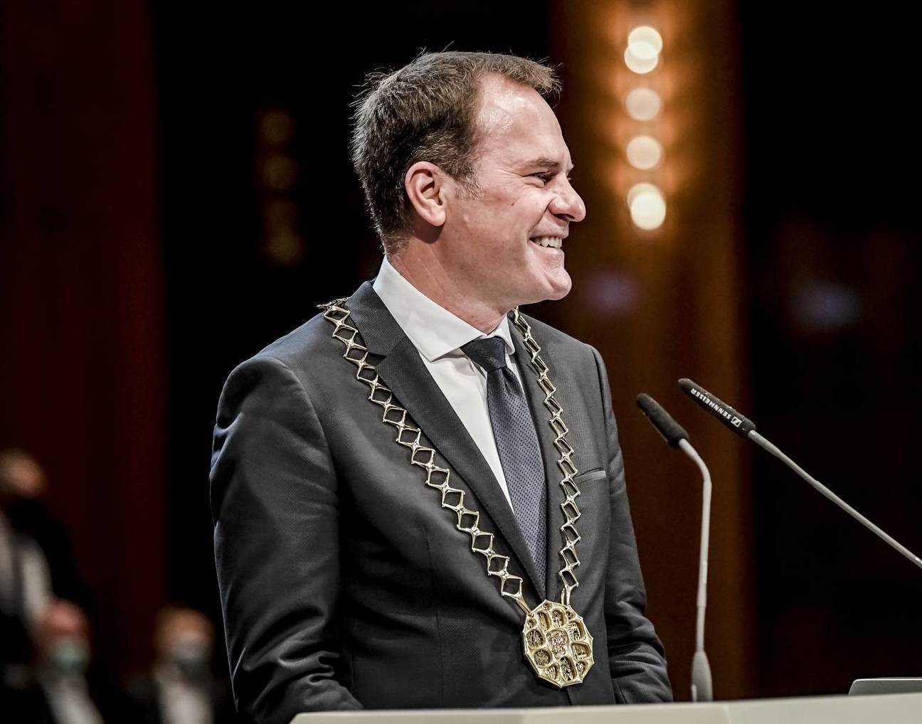  Dr. Stephan Keller, hier mit OB- statt Schützenkette - Task Force aus Stadt und Brauchtum. 