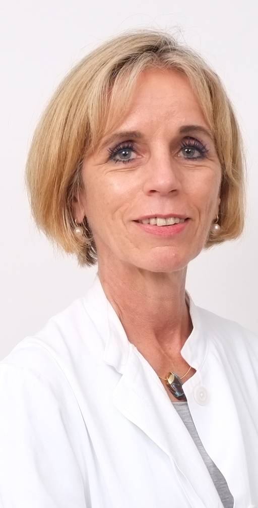  Dr. Ursula Blobel, Krankenhaushygienikerin, erreichbar unter der Telefonnummer (0211) 9043-61009.  Fotos: VKKD 