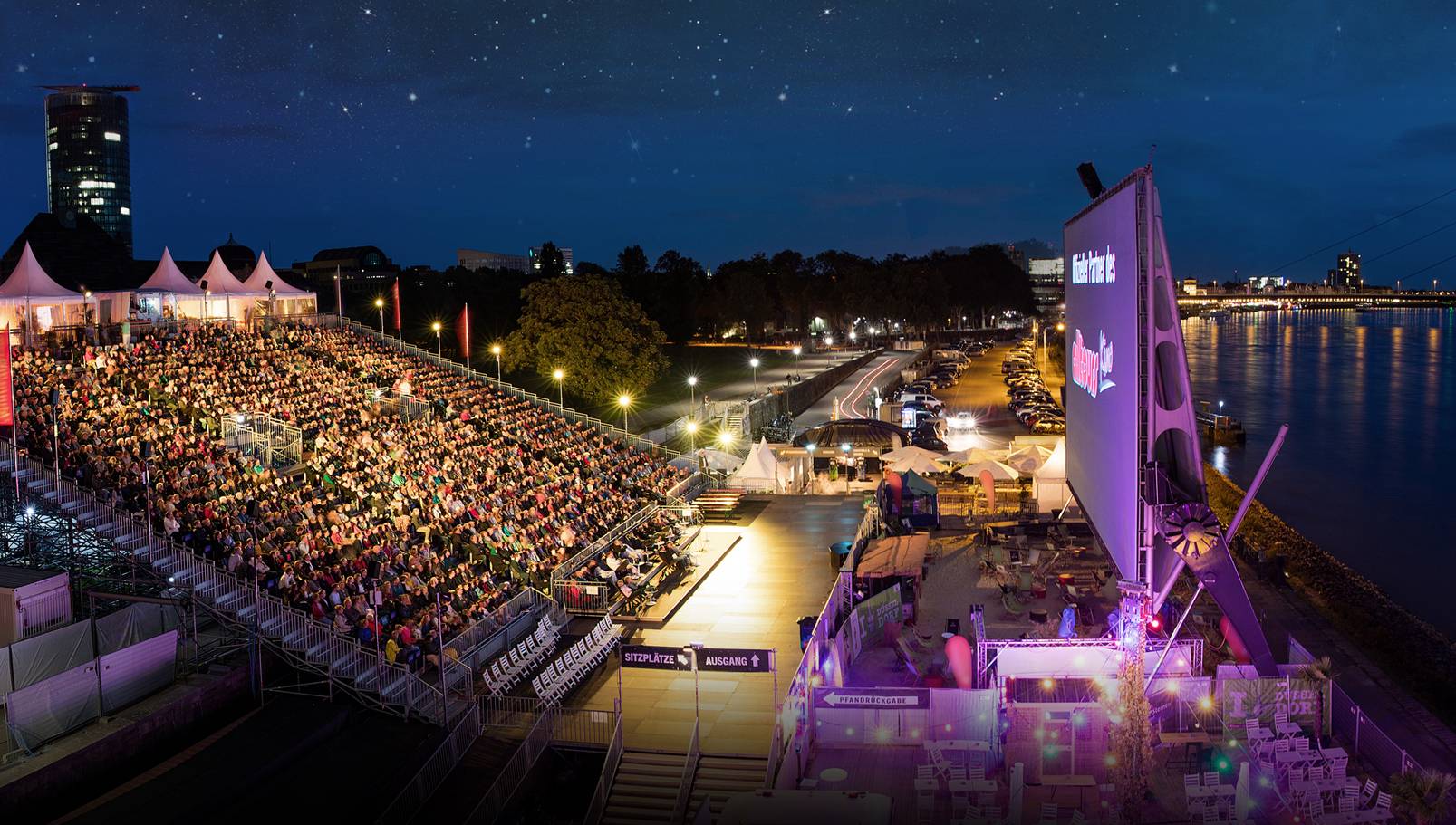  Das Open Air-Kino am Rhein. 