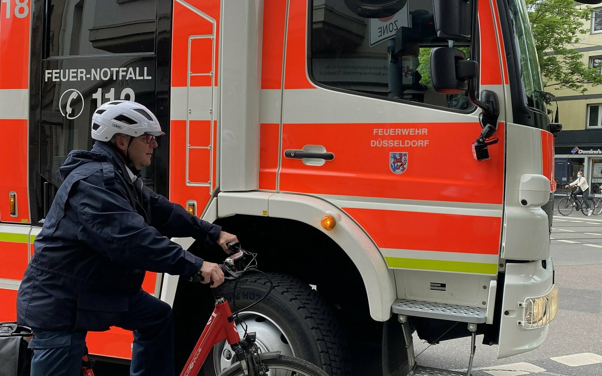  Radfahrer im toten Winkel - hier ist es schon fast zu spät. 