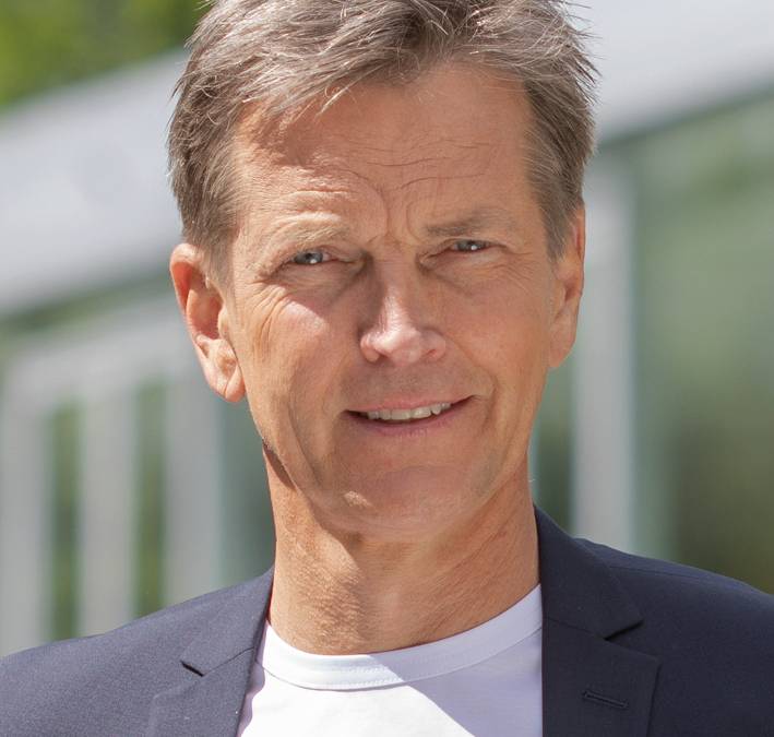 Coronavirus Drive In-Test Düsseldorf Mitsubishi Electric Halle