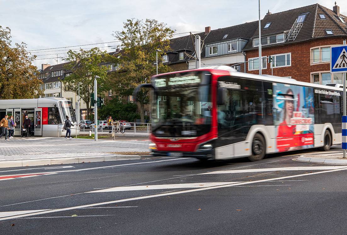 Umgebaute Haltestelle Aachener Platz.