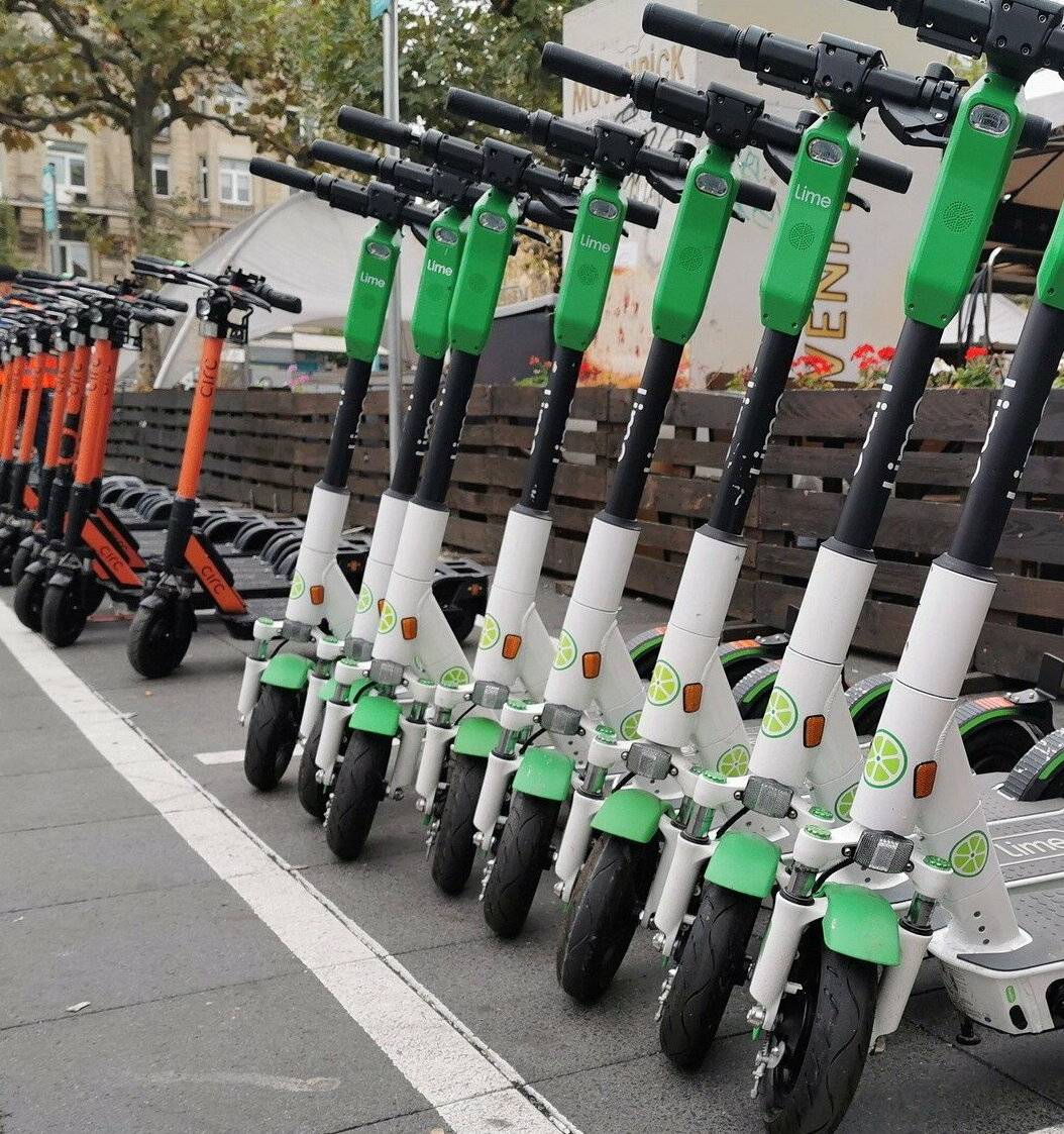 E-Scooter in die Spur bringen