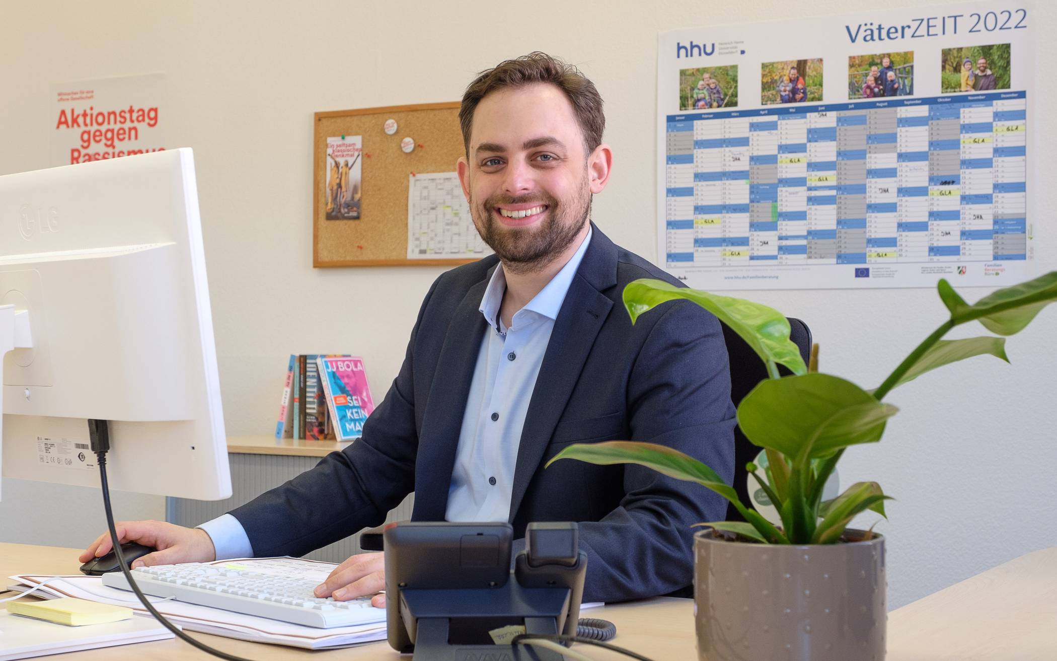 Oliver Hartmann in seinem Büro im