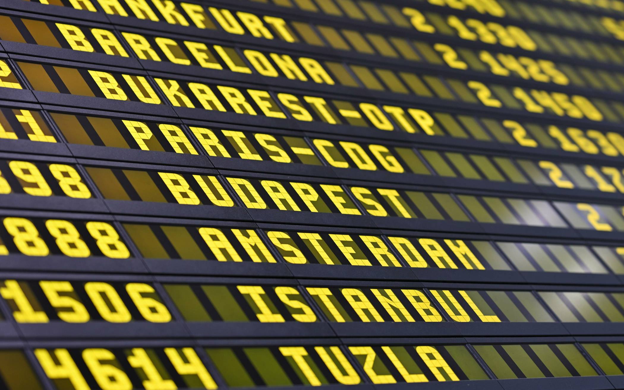 Vom Airport-Chaos betroffen - Fluggastrecht-Experte klärt auf