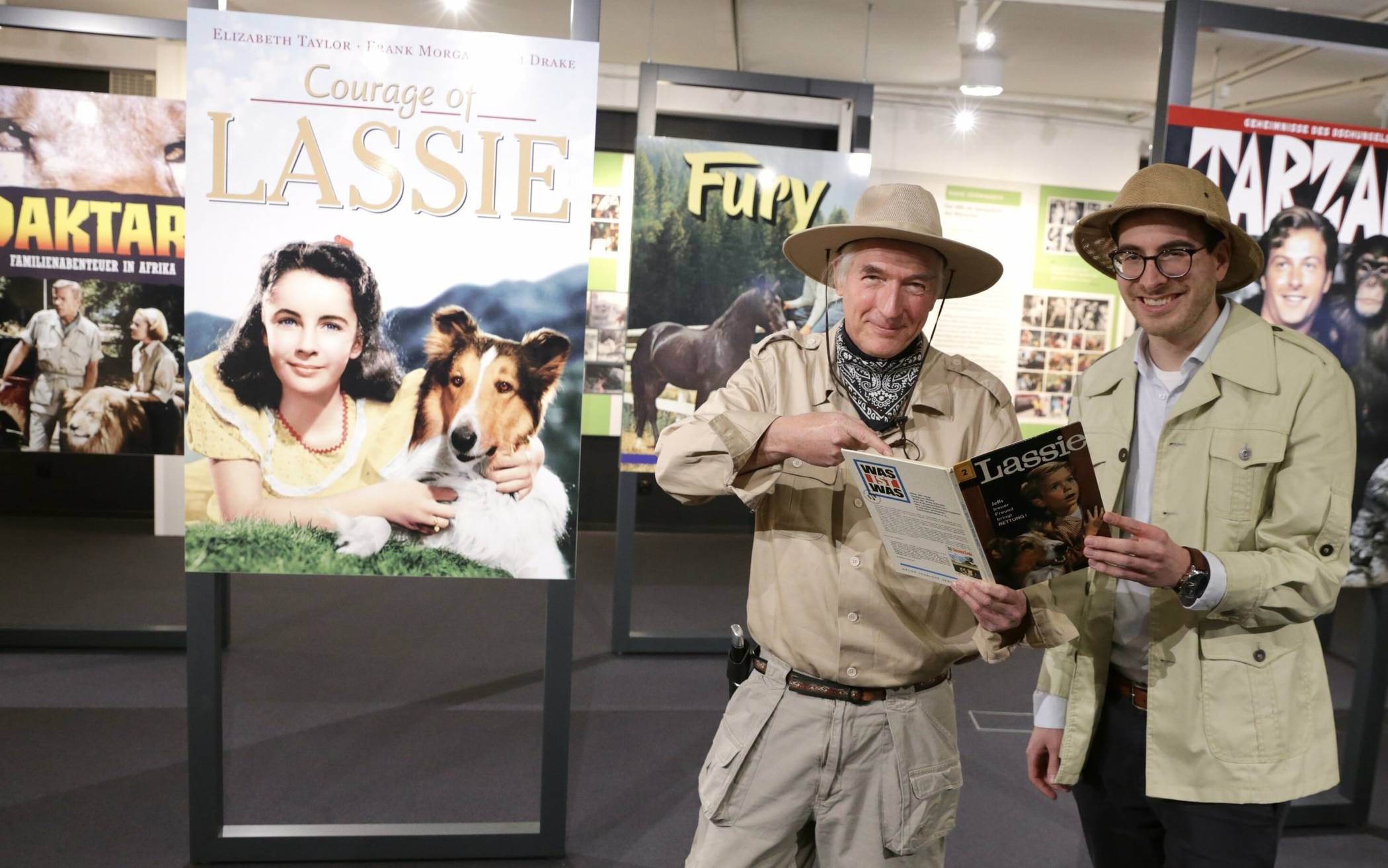  Filmmuseumsdirektor Bernd Desinger (l.) präsentiert zusammen mit Kurator Philipp Hanke die Ausstellung "Animal Actors - Tierische Stars in Film und TV",  