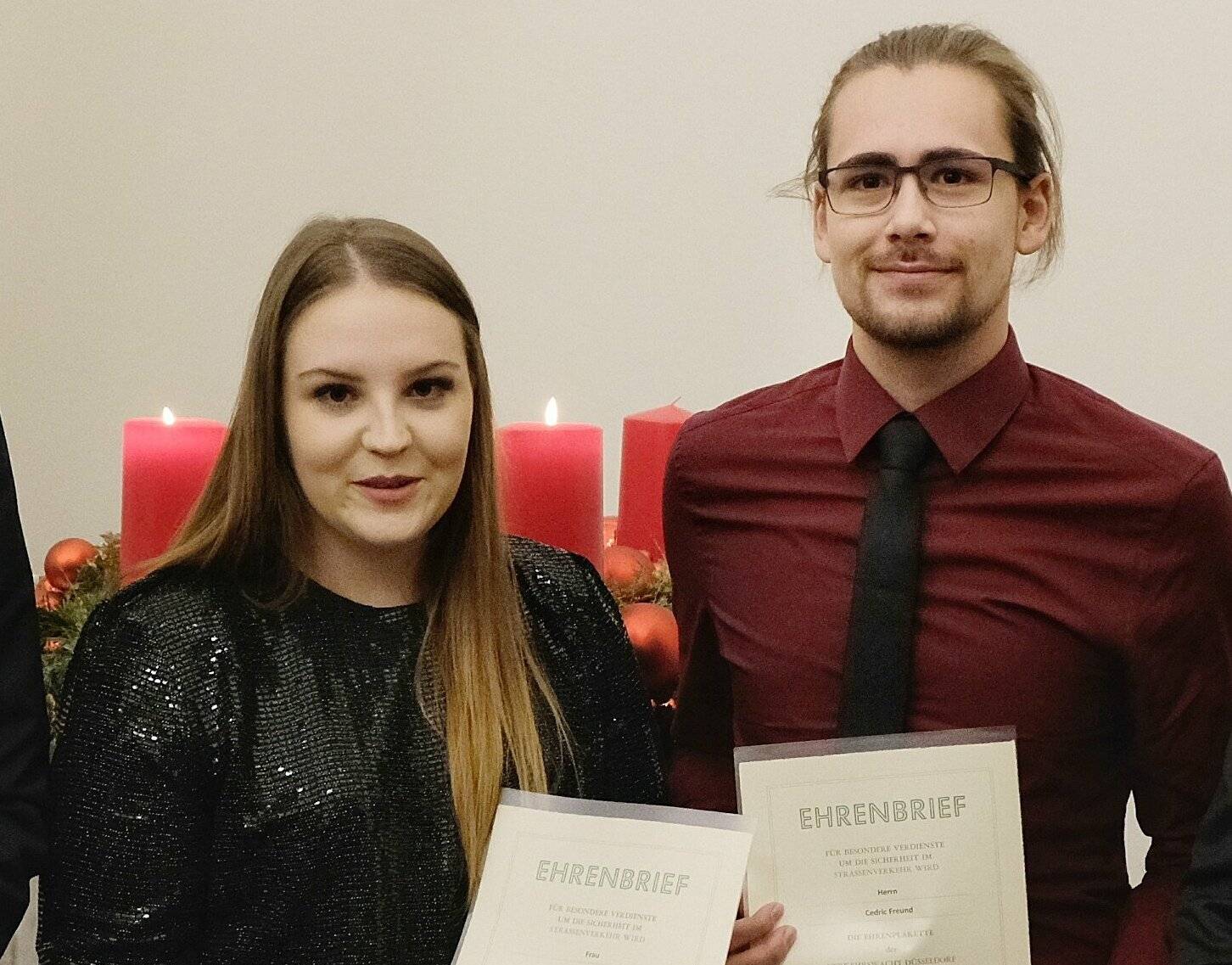  Erhielten Ehrenbriefe für besonderen Einsatz: Jacqueline Müller und Cedric Freund, stellv. Leiterin bzw. Gruppenleiter der Verkehrskadetten.  