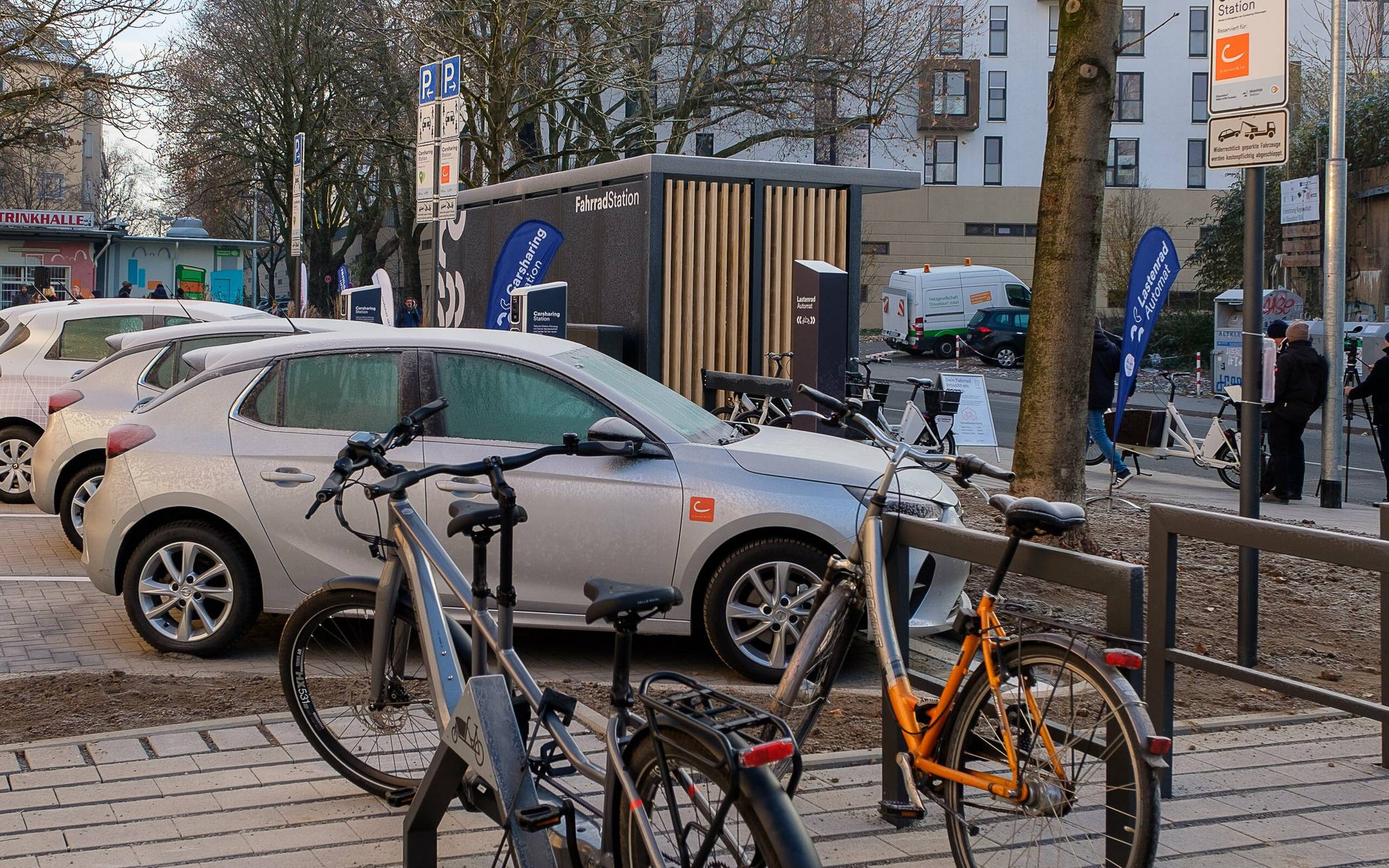 Fahrräder abstellen oder Carsharing - dank