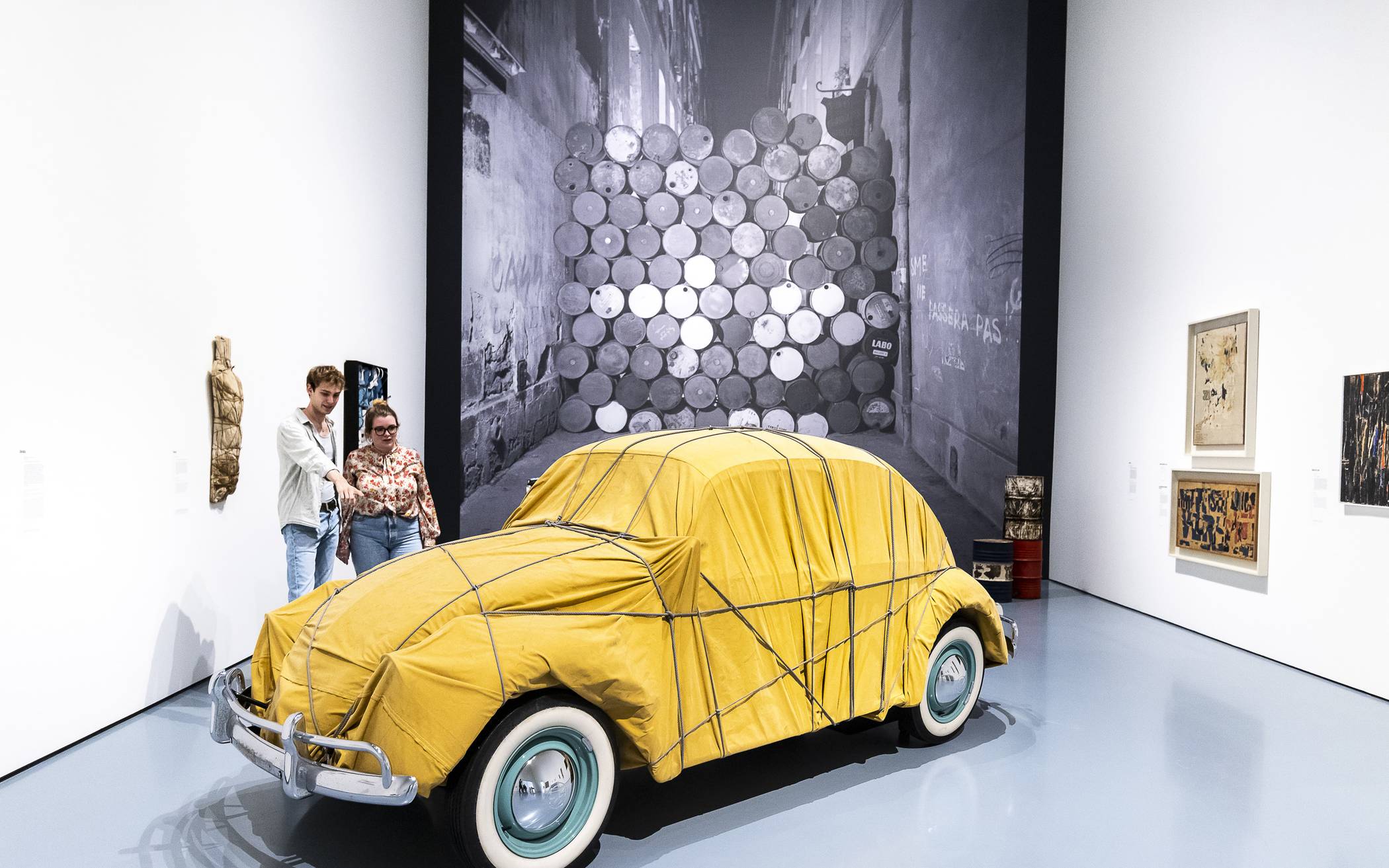  Blick in die Austellung „Christo und Jeanne-Claude“ im Kunstpalast.  