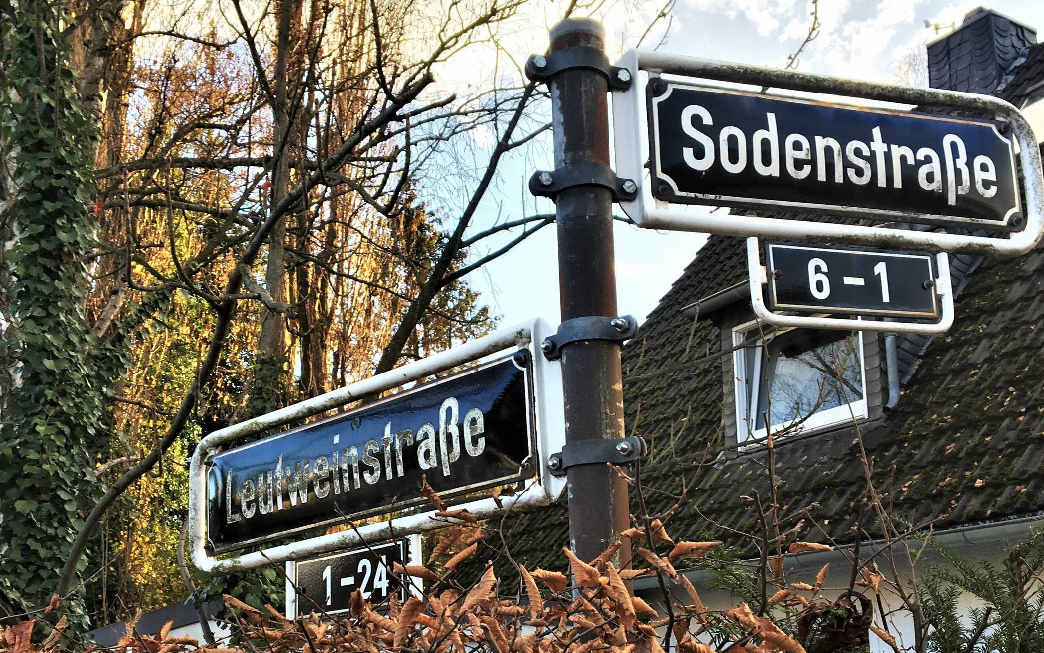  Umstrittene Namensgebung - die Leutweinstraße in Urdenbach. Archiv 