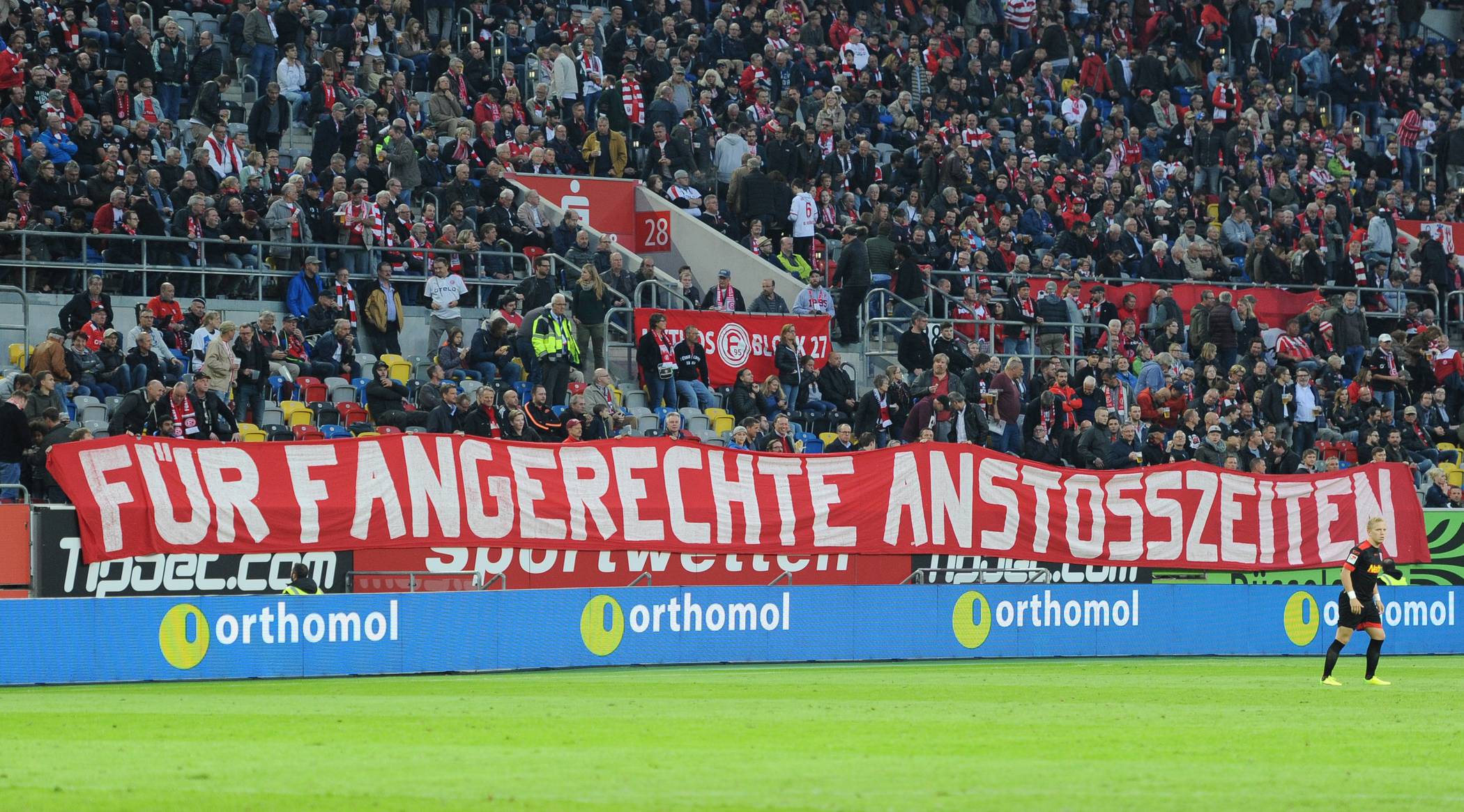 Kritische Anhänger im Fortuna-Block.