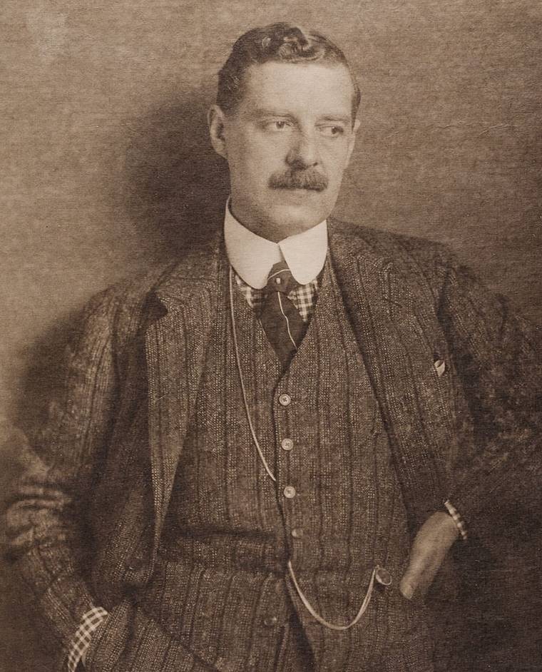 Porträt von Peter Behrens (1908). Er entwirft für die Mannesmannröhren-Werke AG 1910 den Verwaltungssitz am Rheinufer in Düsseldorf.