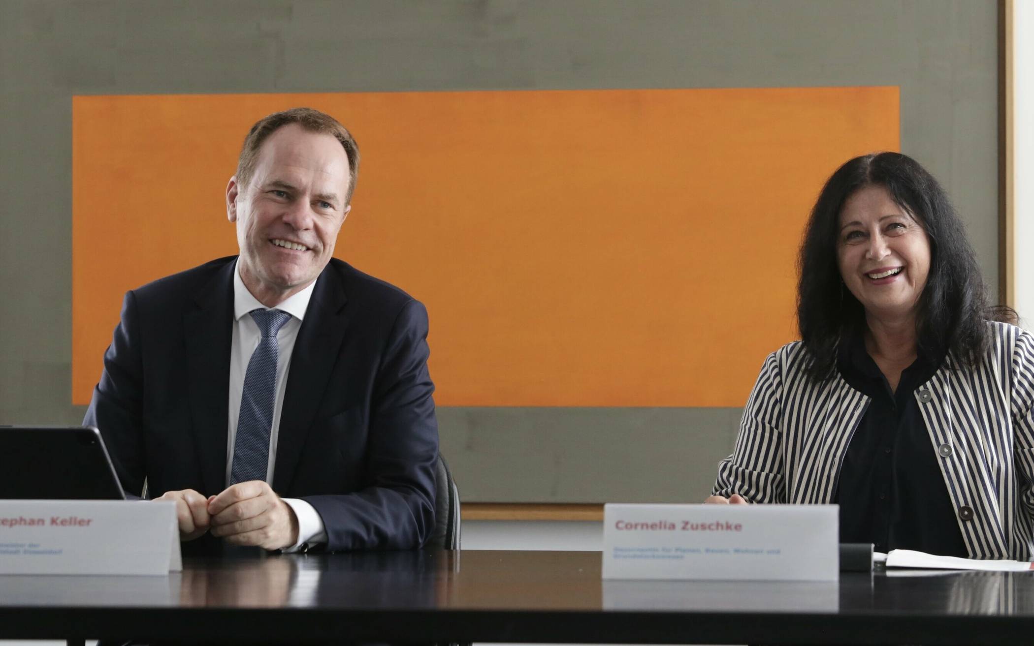 OB Stephan Keller und die Bau-Beigeordnete Cornelia Zuschke, wollen eine Wohnungsbauoffensive maßgeblich voranbringen. Die Beschlussvorlagen sollen direkt nach der Sommerpause in den Ratsgremien beraten werden.