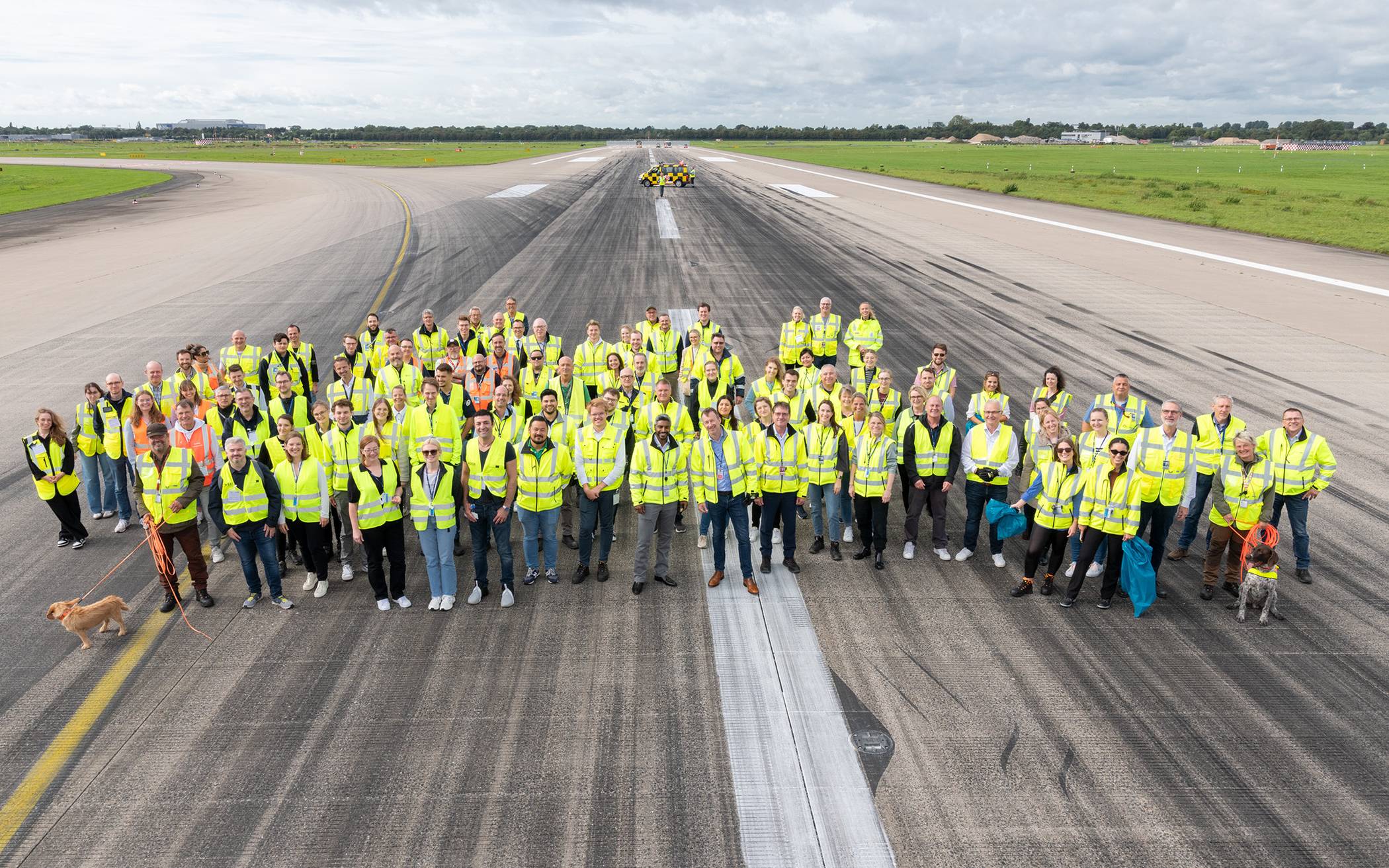  Breite Beteiligung beim FOD-Walk am Düsseldorfer Airport. 