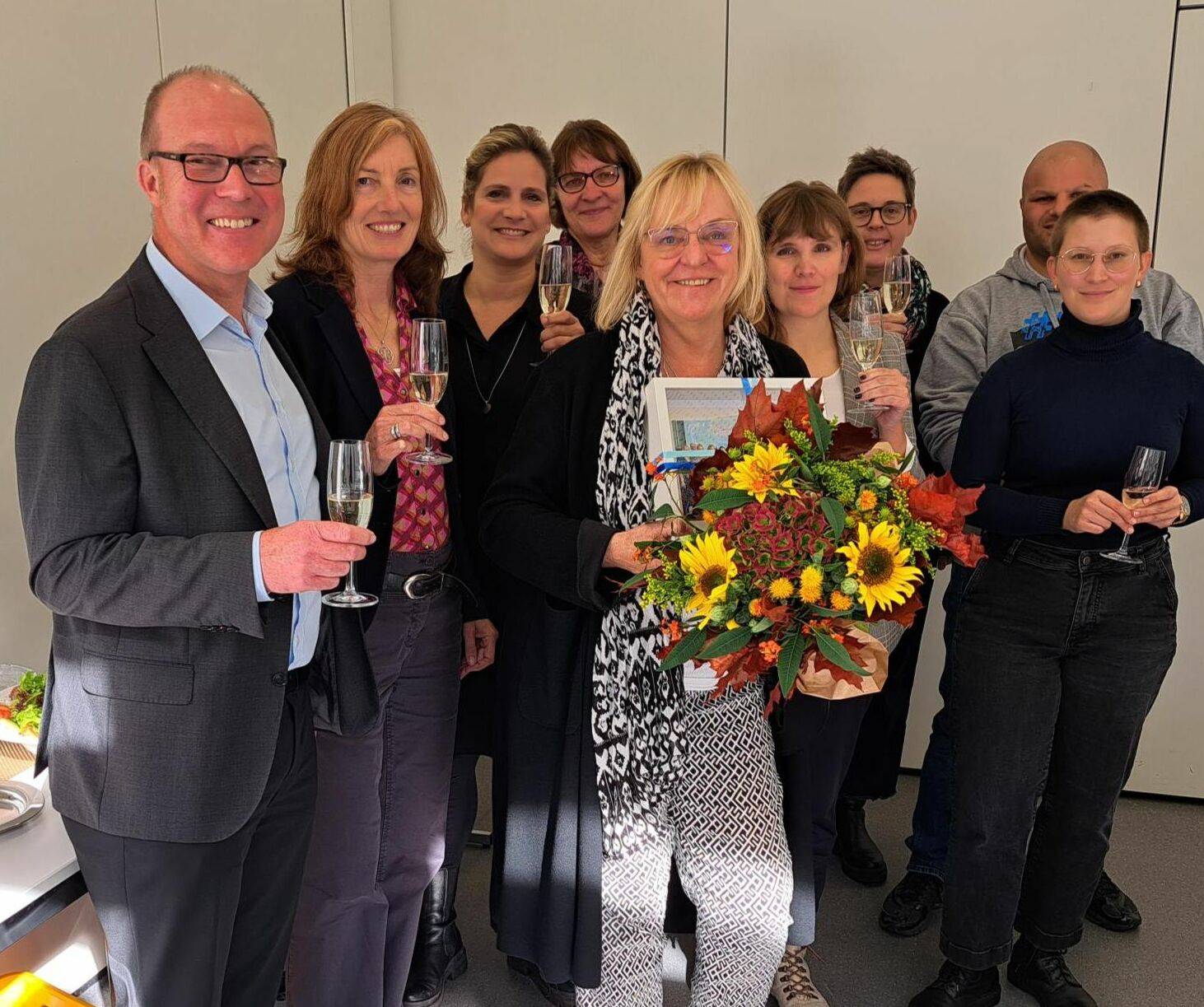  Mitglieder der Arbeitsgruppe „Frauenerwerbstätigkeit stärken“. 