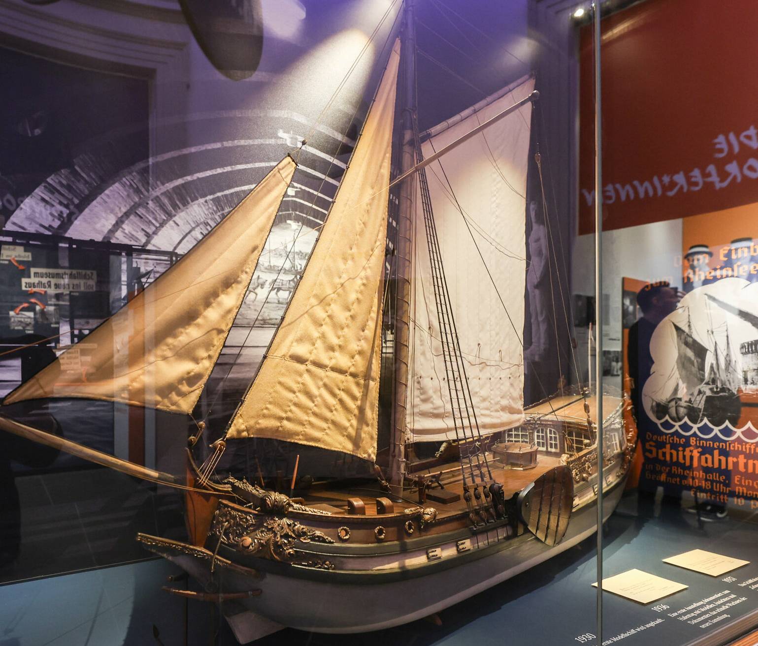 Ein Highlight der Sonderausstellung - Modell einer Staatenjacht des Kurfürsten Johann Wilhelm von Pfalz Neuburg, das 1936 Teil der ersten Ausstellung des SchifffahrtMuseums war.