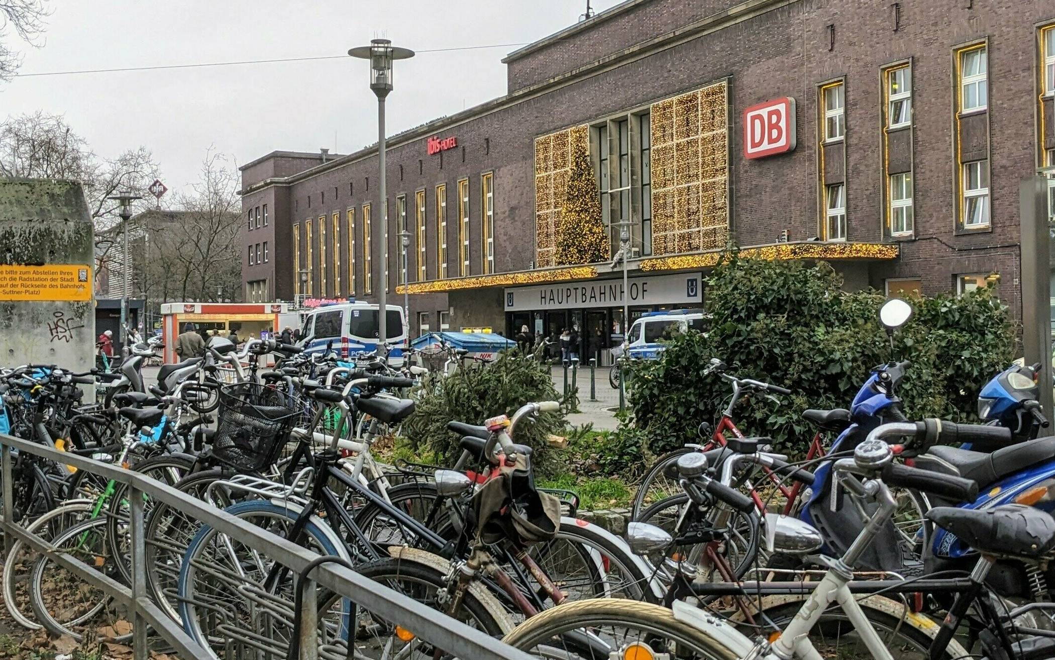 Konrad-Adenauer-Platz.