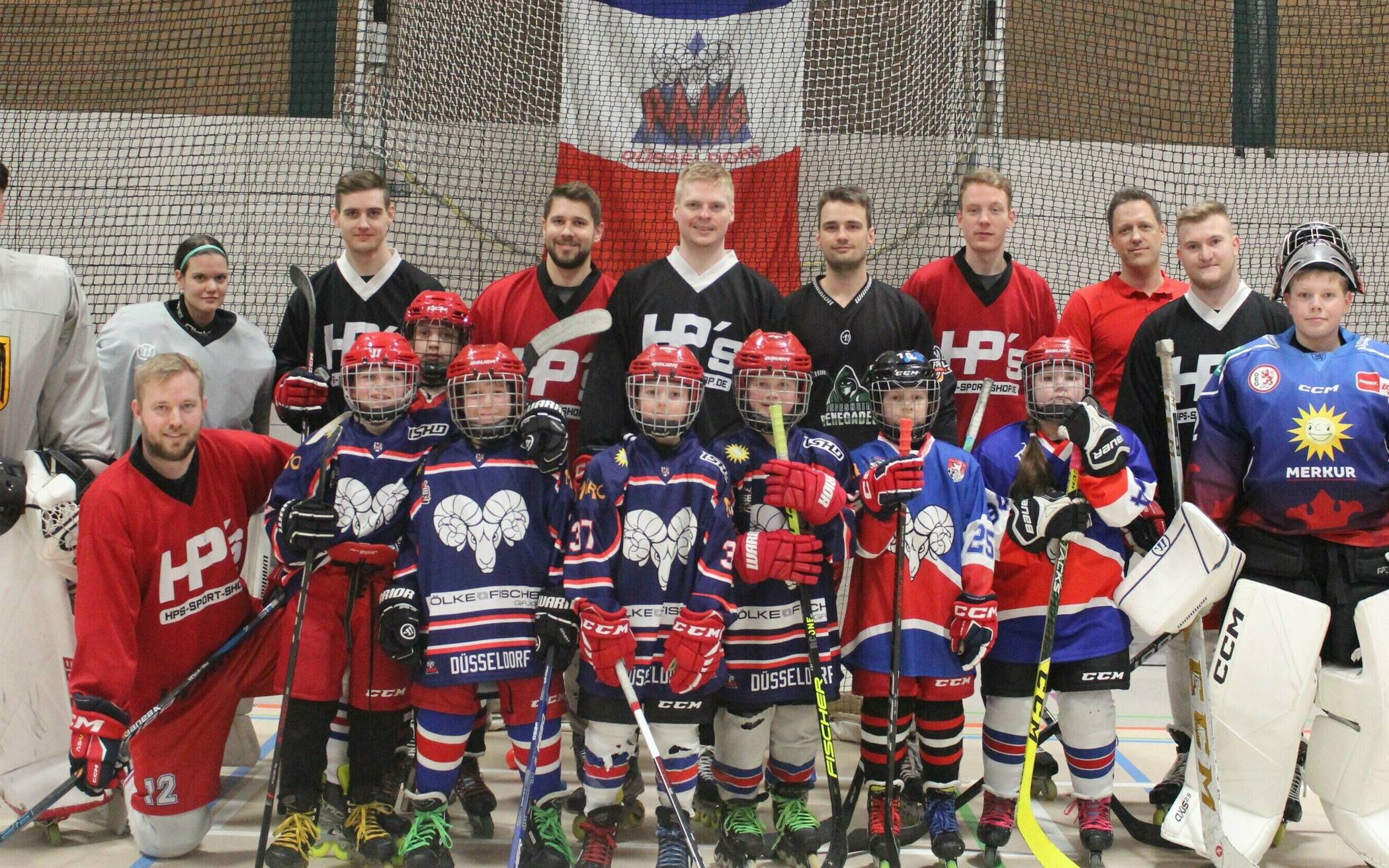 Die Nachwuchs-Skaterhockeyspieler trainierten gemeinsam mit der