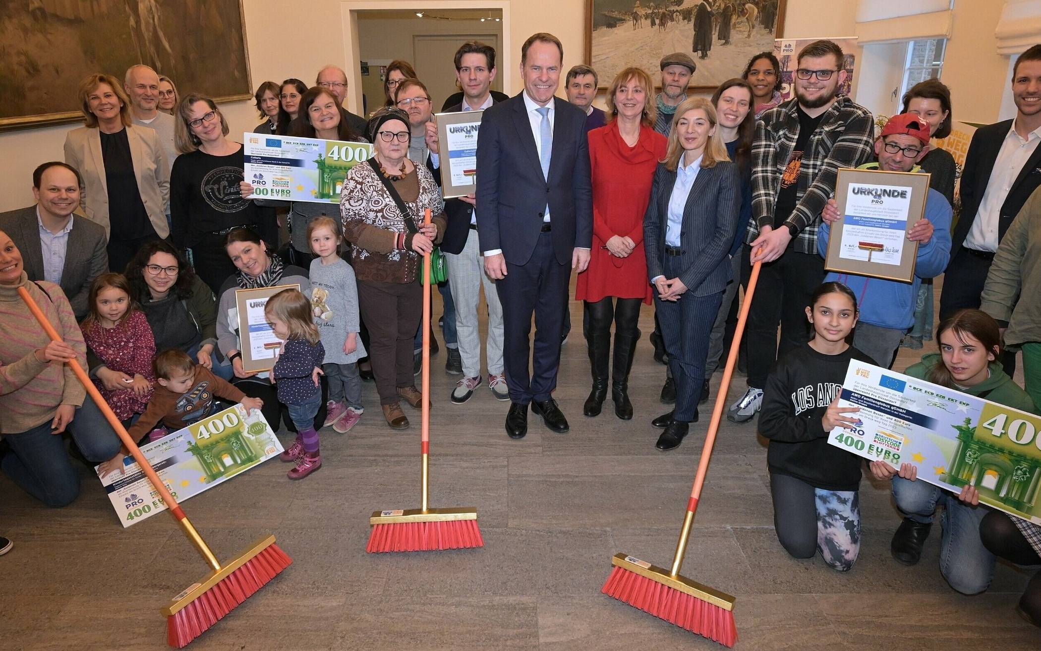  Die Gewinner der drei Goldenen Besen wurden im Rathaus geehrt. 