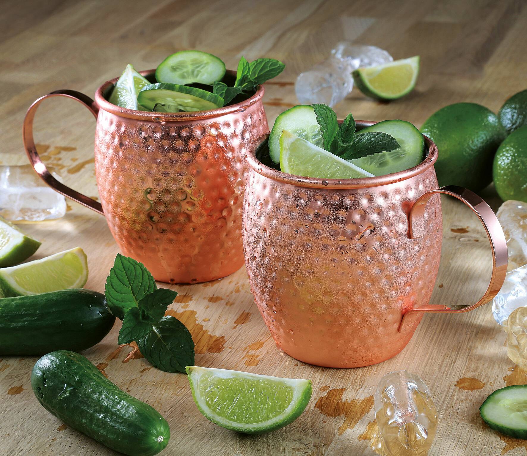  Moscow Mule wird nicht aus Gläsern, sondern aus Kupfertassen getrunken. 