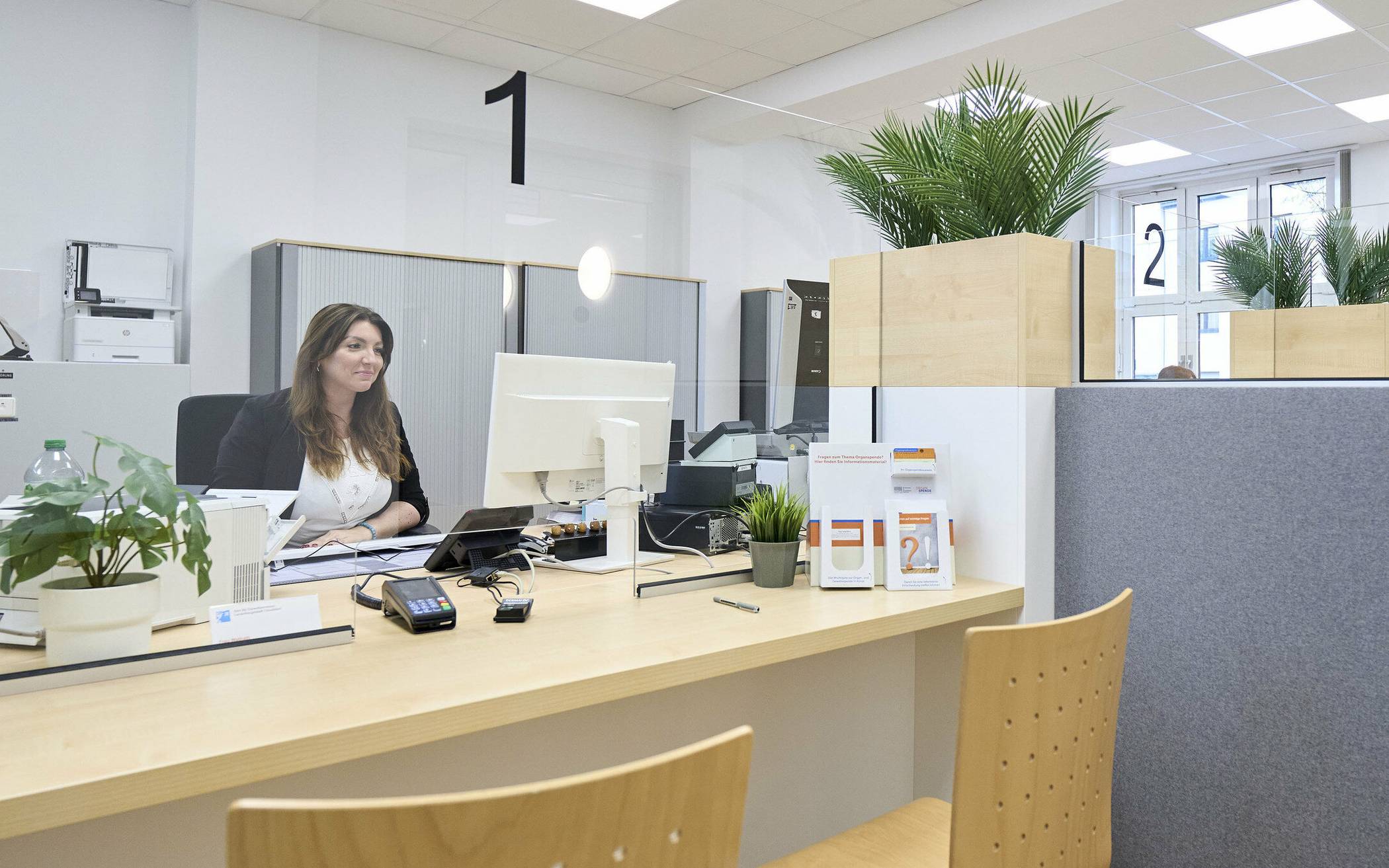 Blick in das frisch sanierte Bürgerbüro in Rath.