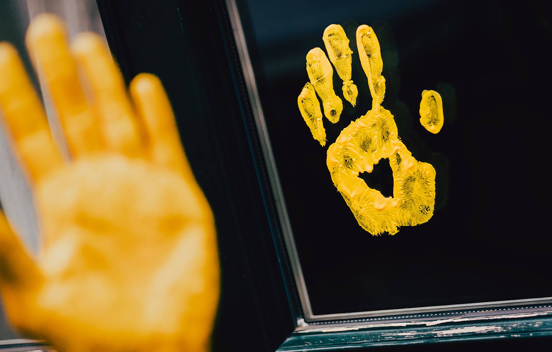  Beim Wettbewerb „Gelbe Hand“ können sich Azubis aus Düsseldorf mit kreativen Ideen gegen Rechts bewerben. 