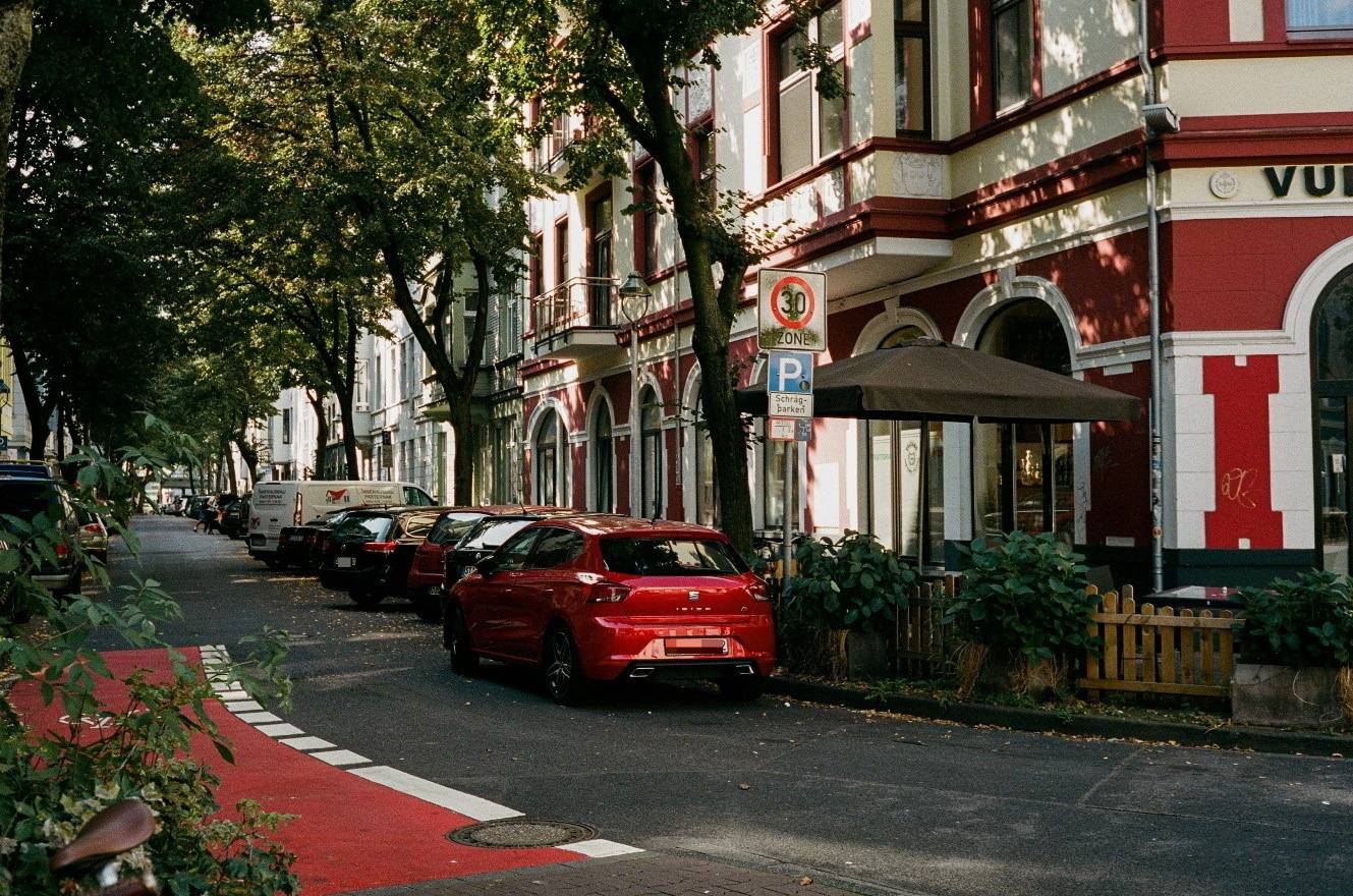 Die Herausforderungen der Parkplatzsuche in Düsseldorf