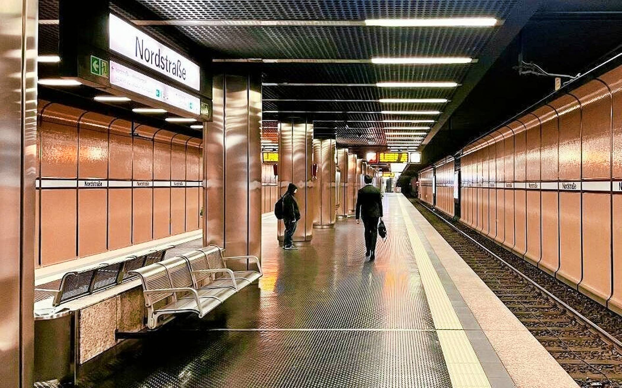 U-Bahnhof Nordstraße - „Sanierungsarbeiten voraussichtlich bis Jahresende“.