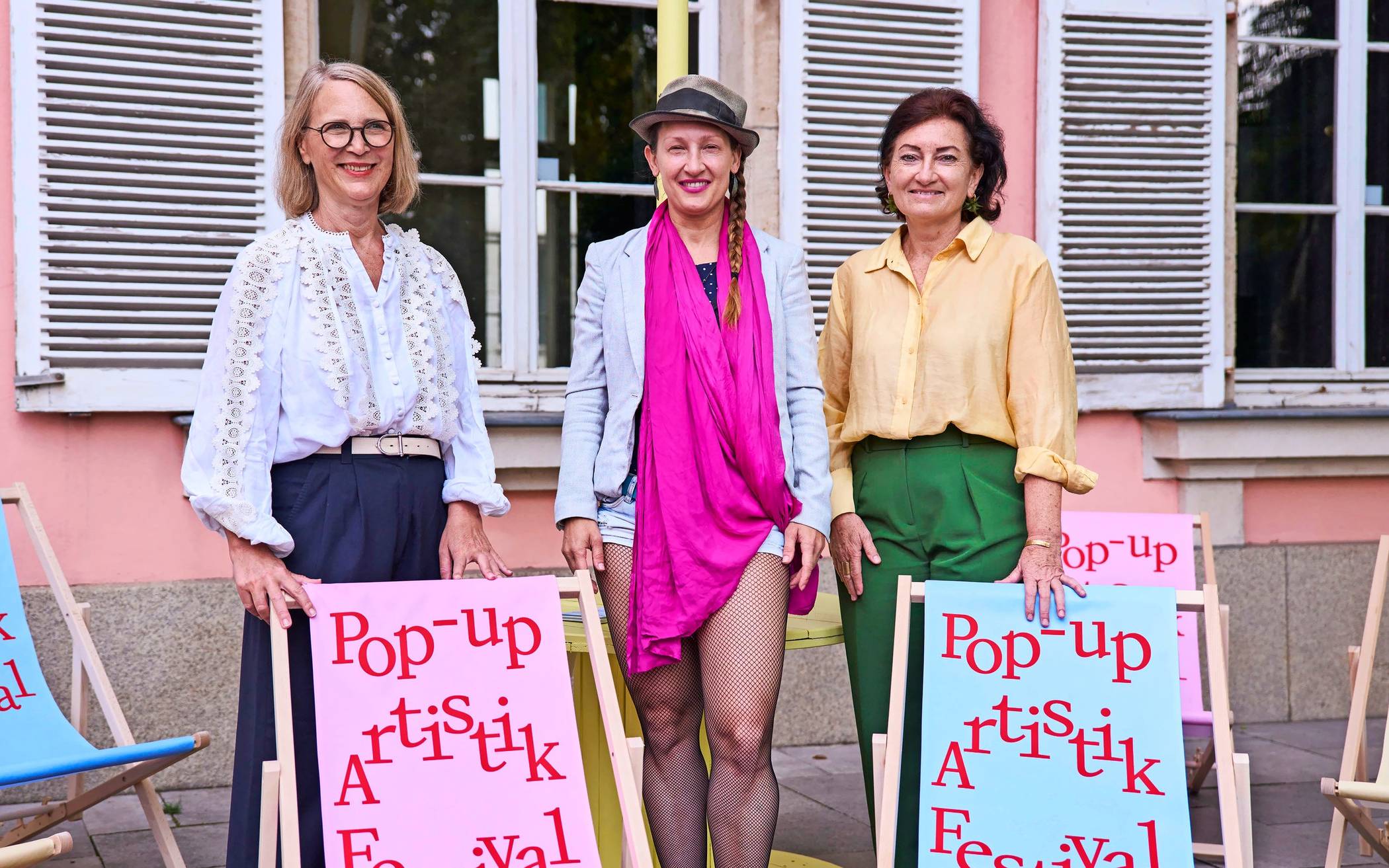 Präsentation des Pop-Up-Artistik-Festivals in Düsseldorf im