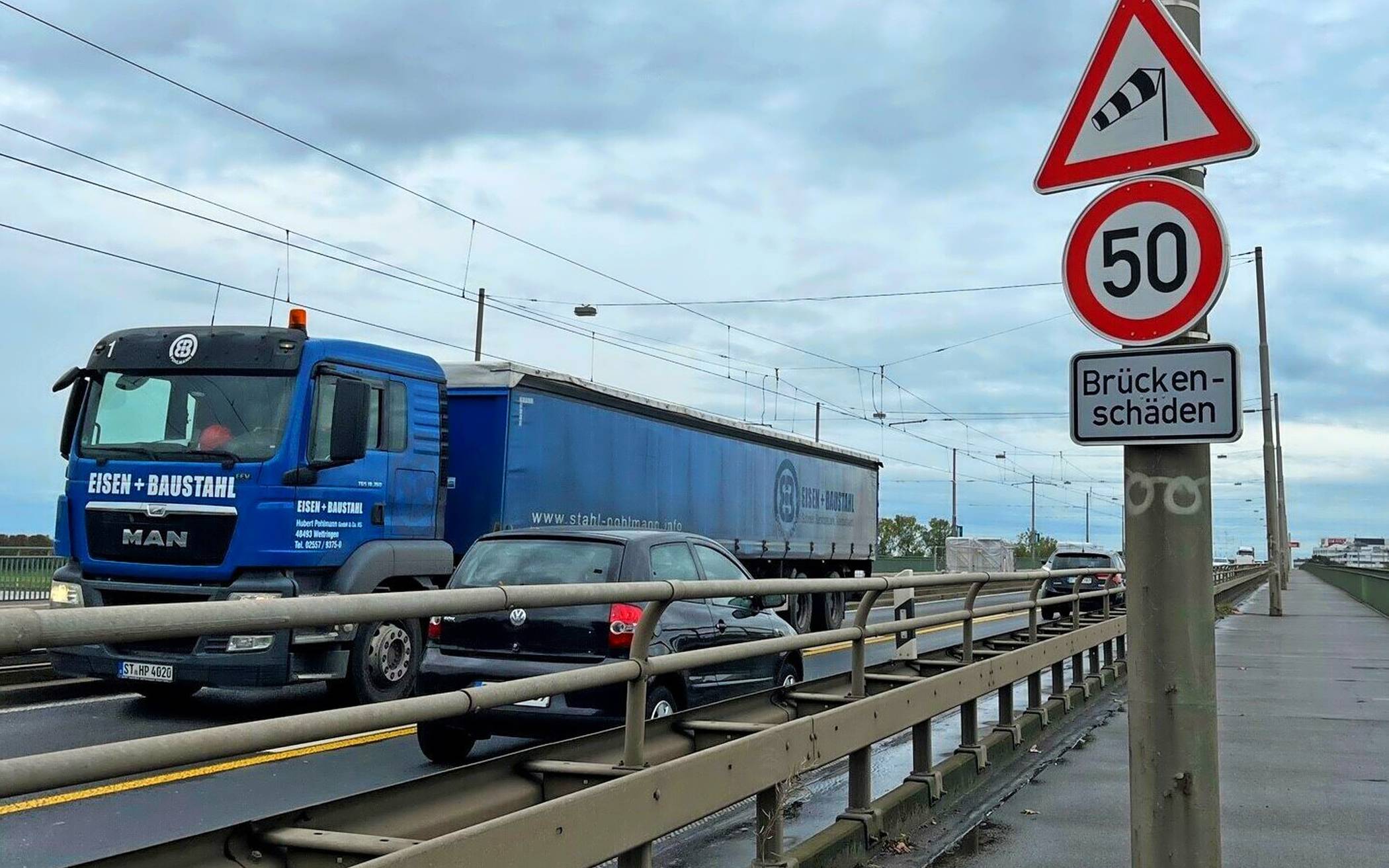 Baustelle Josef-Kardinal-Frings-Brücke - „Die Zeit drängt!“.