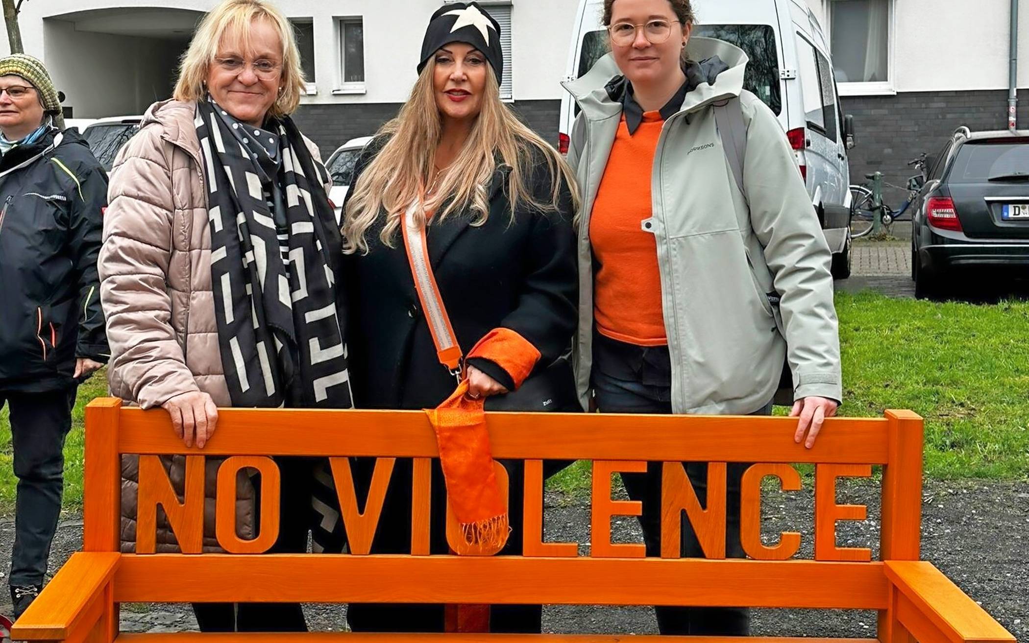 Aktion am Hexengedenkstein in Gerresheim: Sigrid