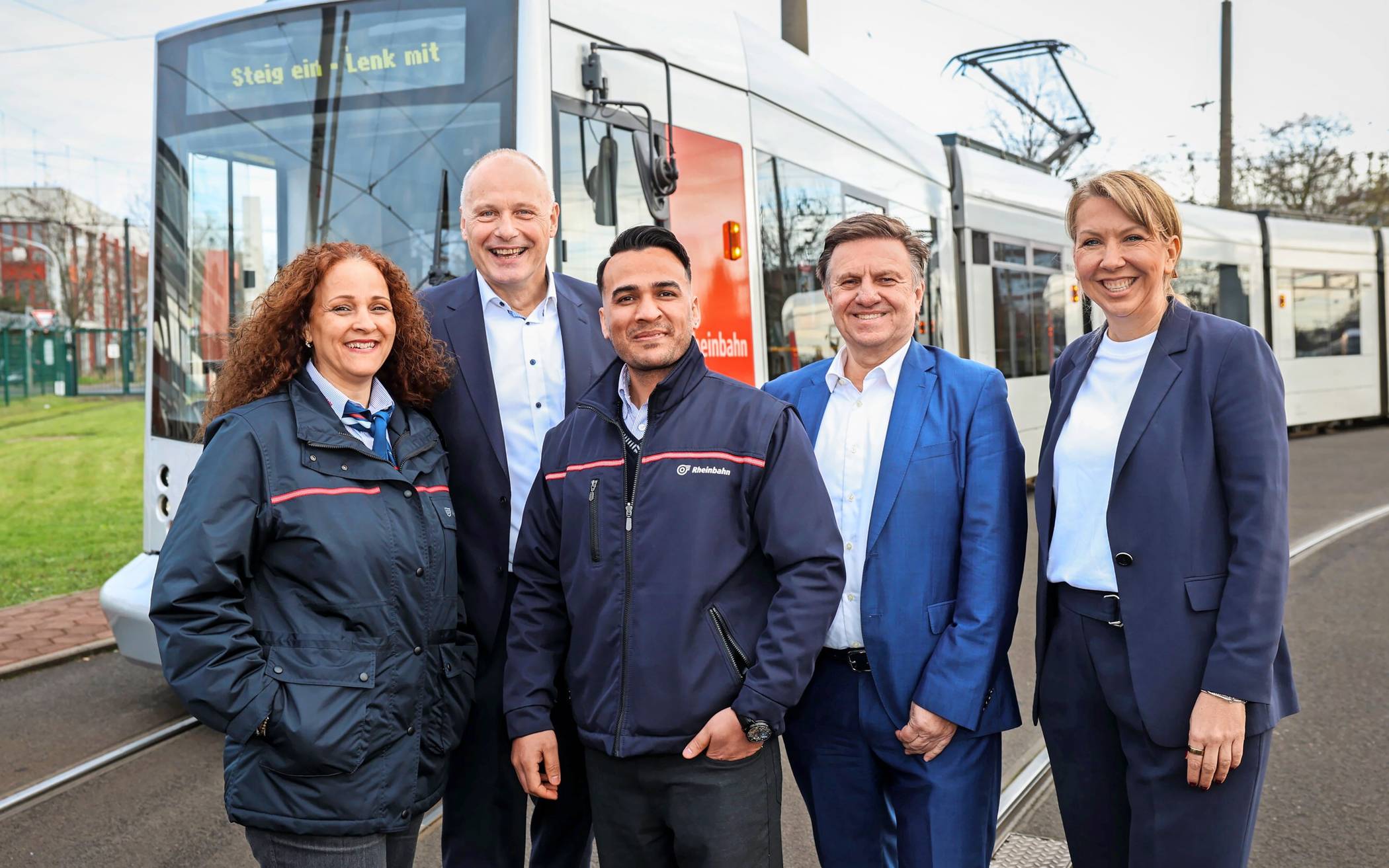 Freuen sich über den Erfolg des