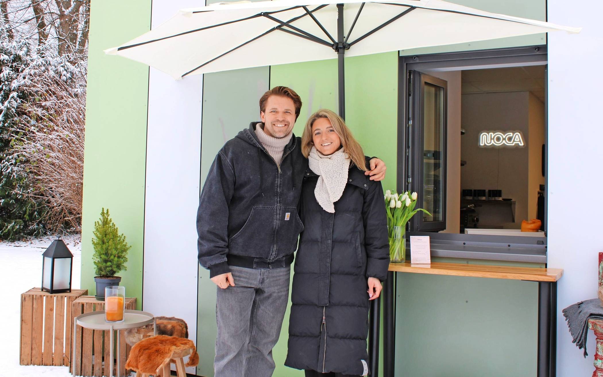 Haben die Neueröffnung des Cafés im