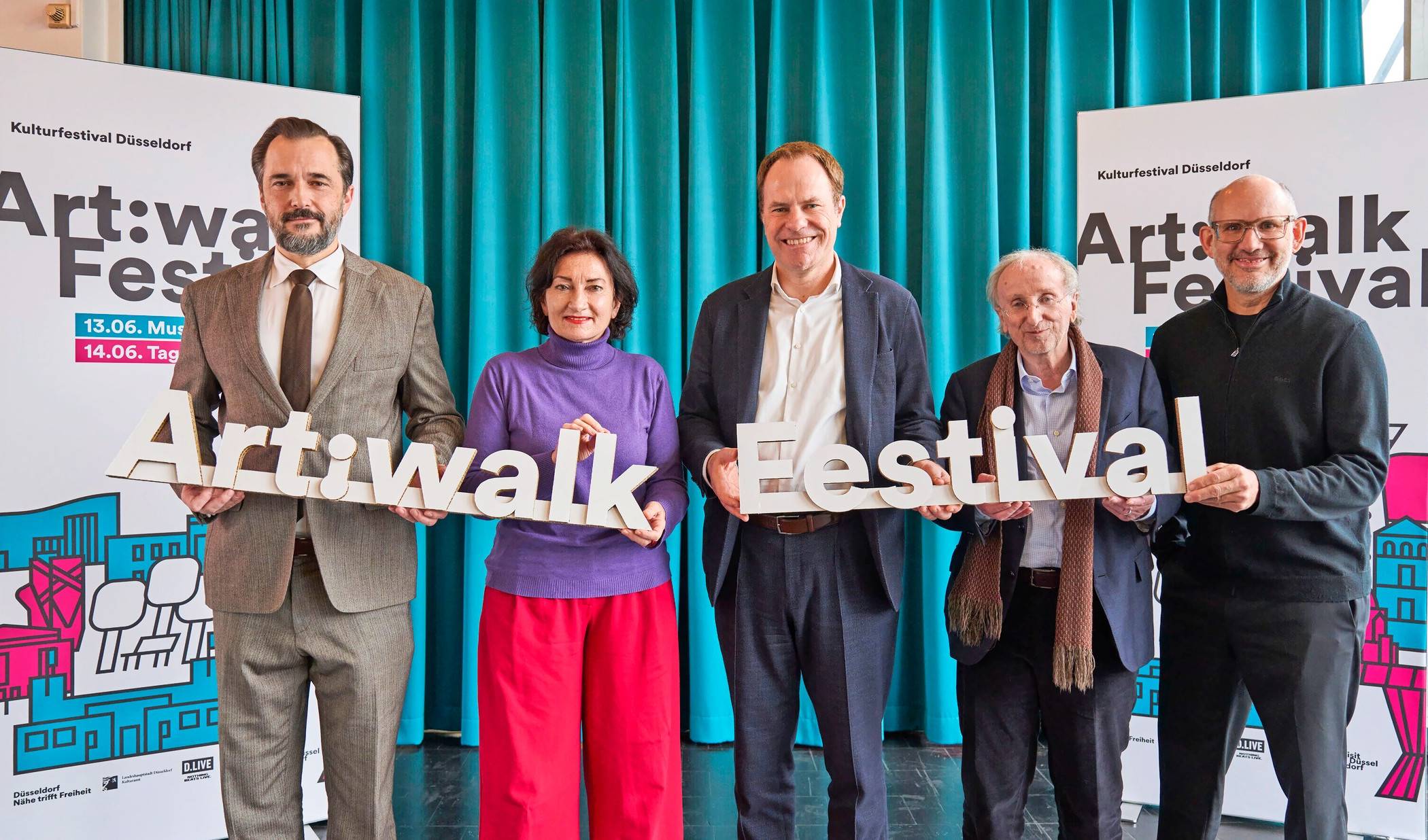 Im Rahmen einer Pressekonferenz stellten (v.