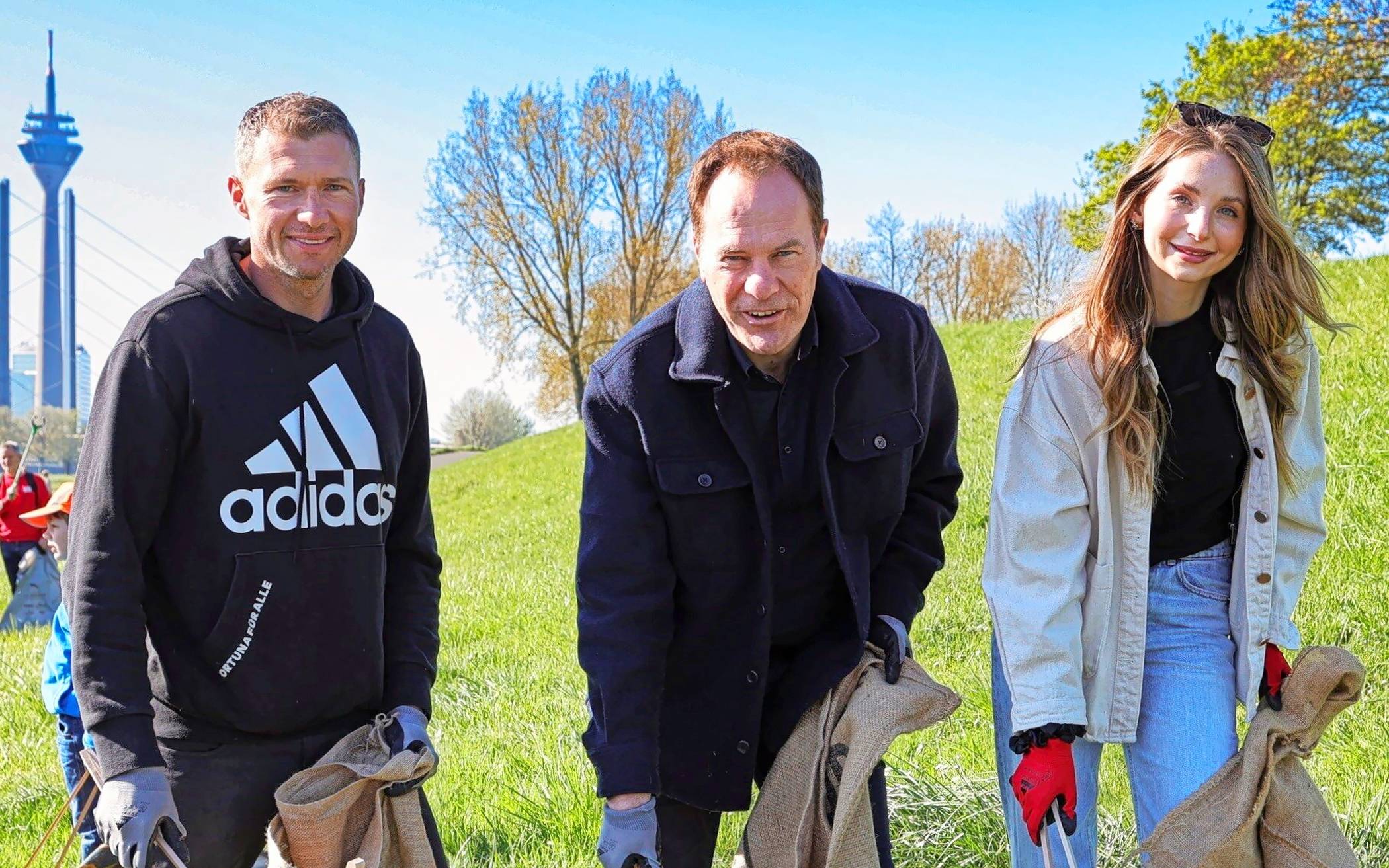 Tatkräftiger Schirmherr - Oberbürgermeister Stephan Keller (m.) will am 21. März wieder mit anpacken.