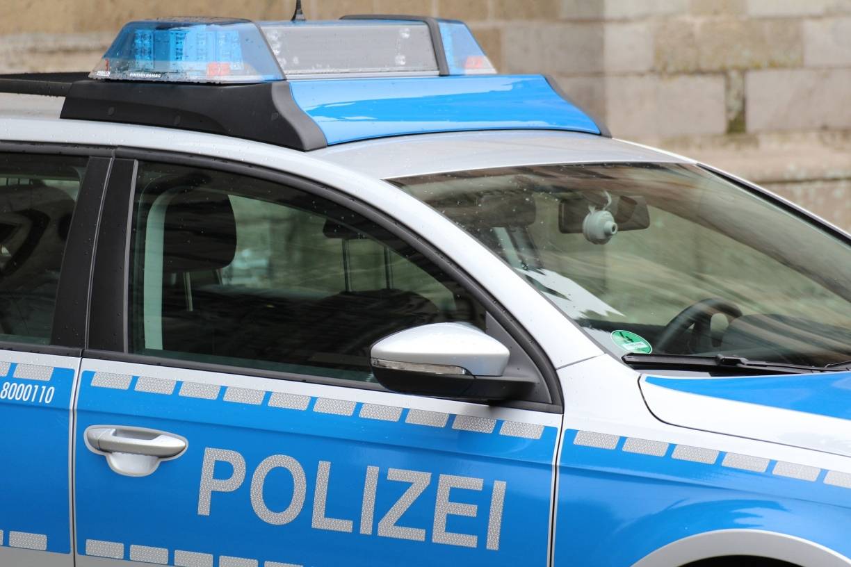 Frau nach Angriff in Waldstück unter Schock