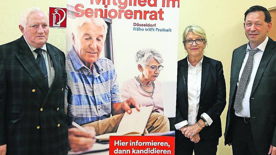  Auftakt zur Kandidatensuche für die Seniorenratswahl 2019: (v. l.) der derzeitige Vorsitzende des Seniorenrats, Georg Jungbluth, eine seiner Stellvertreterinnen, Ulrike Schneider, und Stadtdirektor Burkhard Hintzsche. 