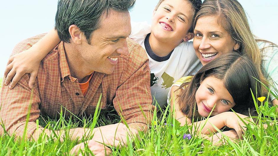  Zecken beschränken sich längst nicht mehr auf Wiesen und Wälder, sondern kommen mittlerweile auch in der Nähe von Wohnbebauung vor — etwa in Gärten — innerstädtischen Parks und auf Spielplätzen. 