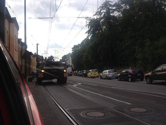  Die Ludenberger Straße ist eine der vielbefahrensten Straßen Düsseldorfs. 