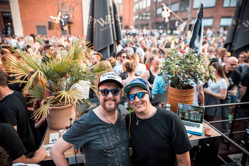  Zu Gast auf der Ratinger: DJs Starskie (rechts) und Oliver van Lin. 