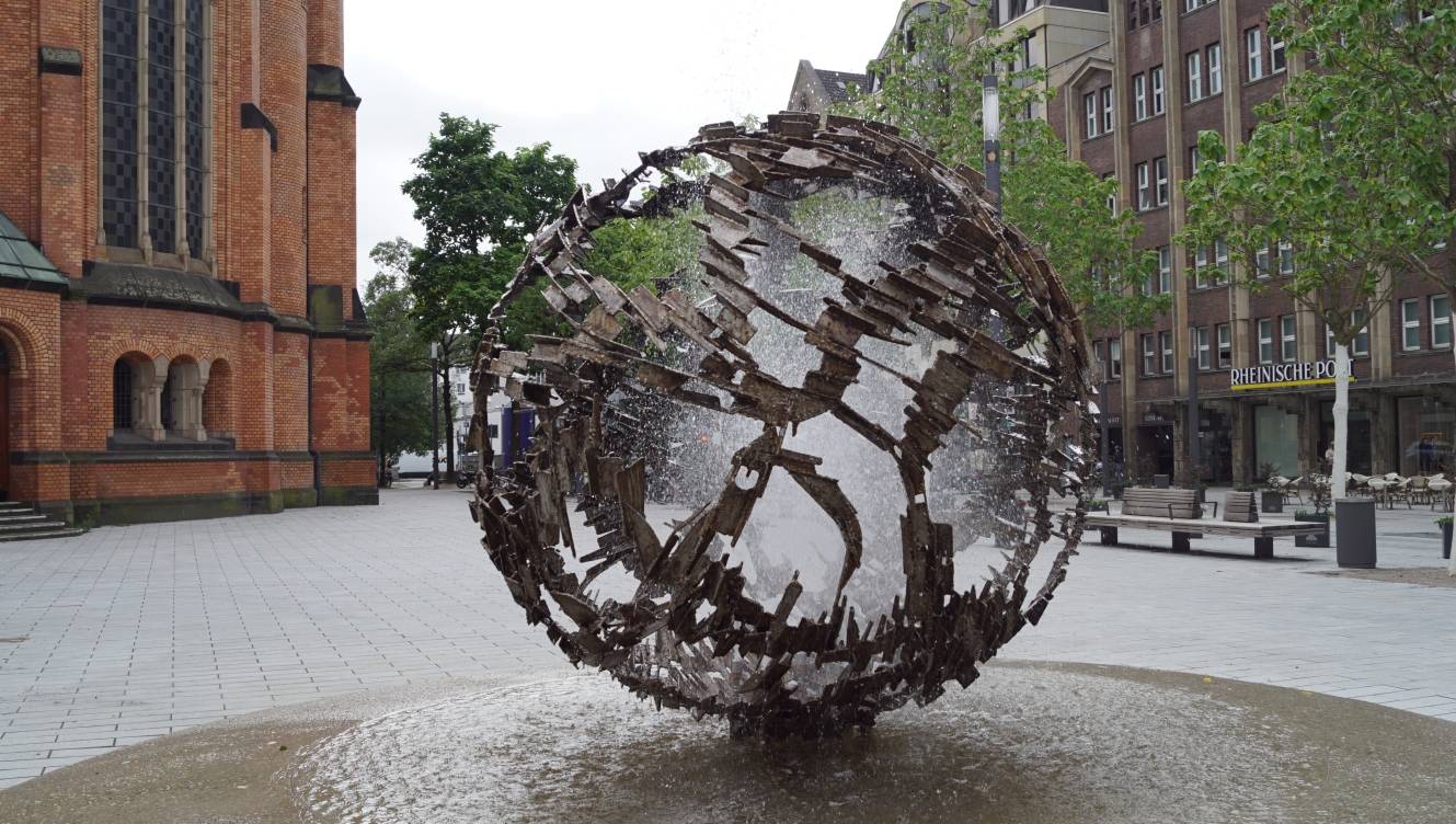 Kugelbrunnen sprudelt wieder