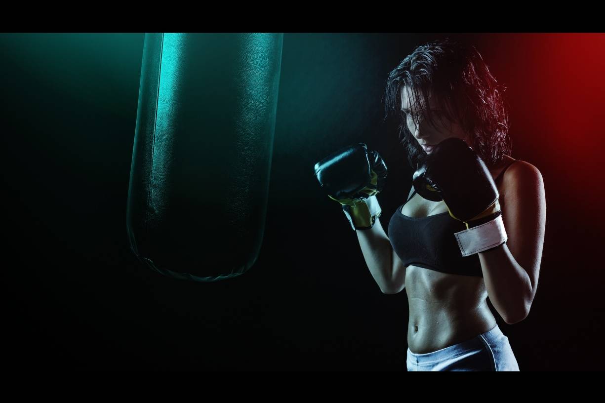  Beim Piloxing werden Boxhandschuhe zur zusätzlichen Belastung eingesetzt. 
