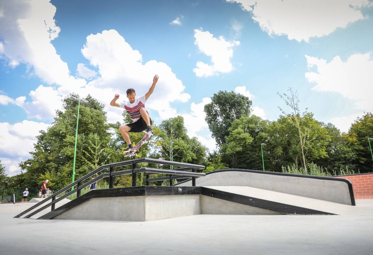  Trainingscamp für die Deutsche Skateboard-Meisterschaft im Skatepark Eller. Hier: Alex Mizurov auf seinem Board. 