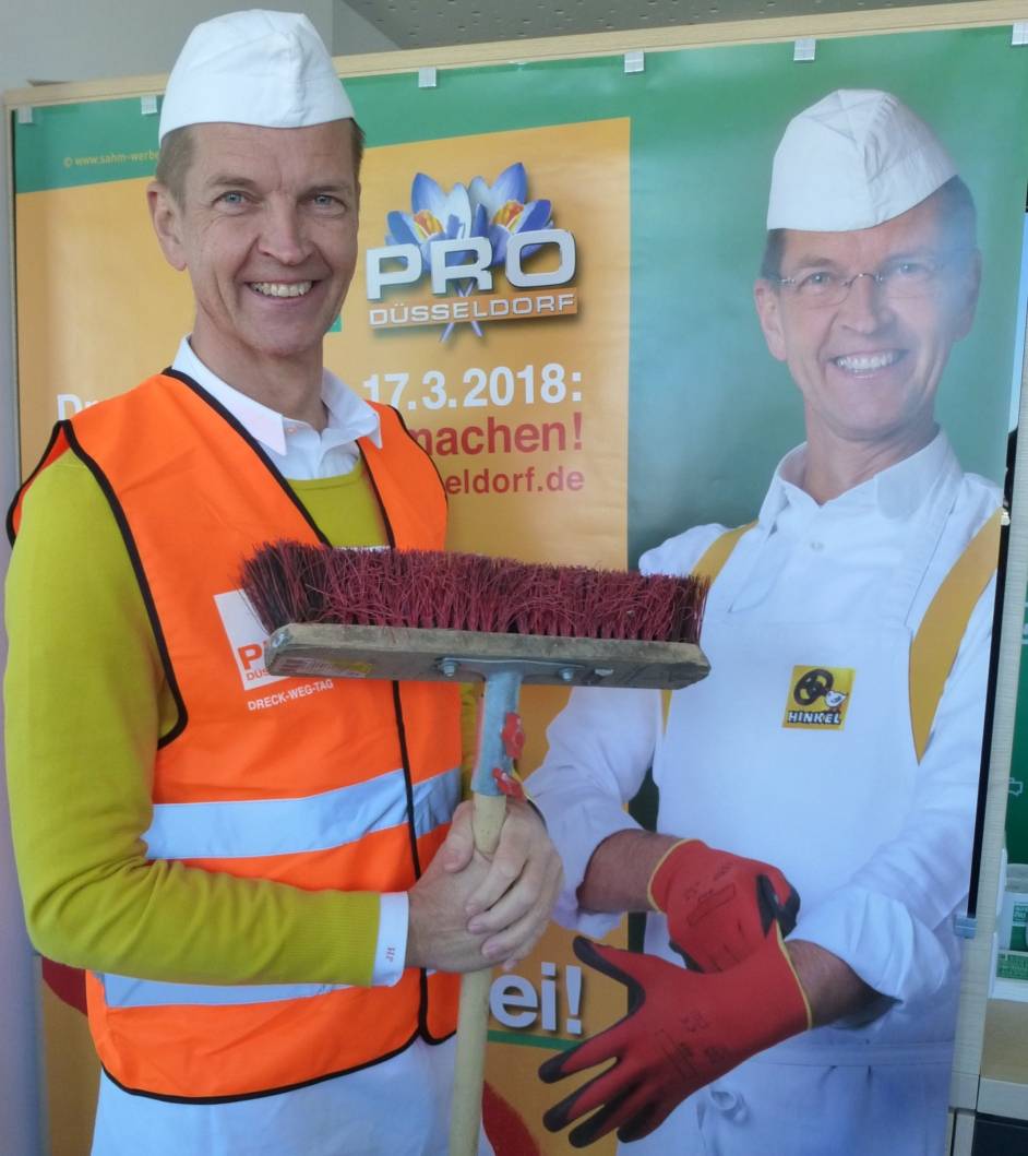  Bäckermeister Josef Hinkel packt nicht nur beim Dreck-weg-Tag selbst zum Besen. 