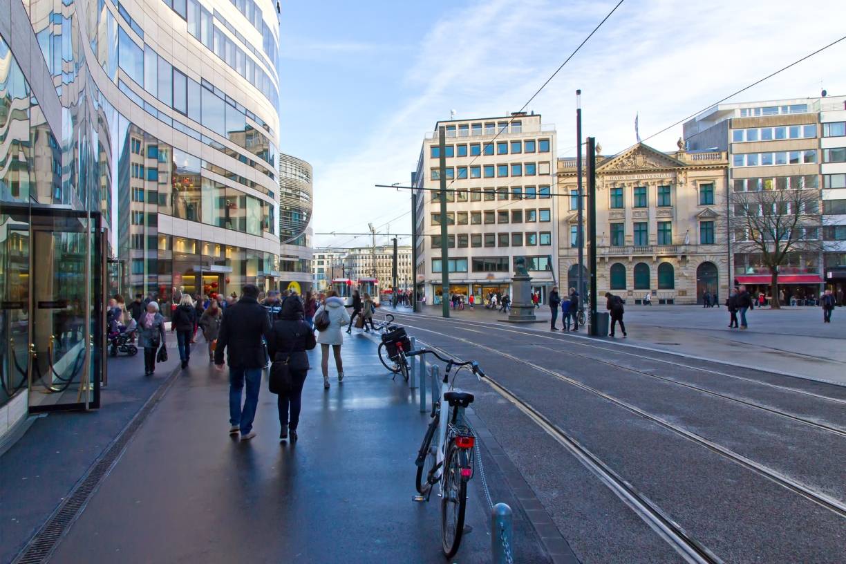  Gerade Wohnungen mit mehr als vier Wohnräumen sind in der Landeshauptstadt exorbitant preisintensiv. 