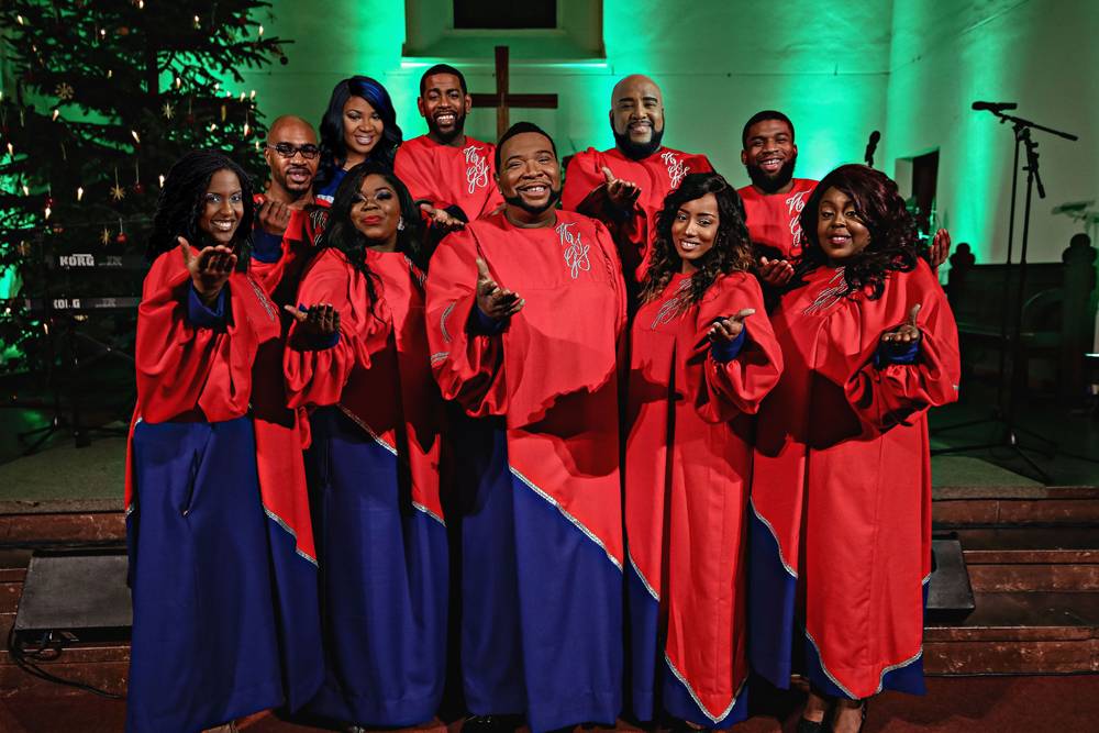  Mit ihrer unverwechselbaren Präsenz und ihrer einzigartigen Stimmgewalt begeisterten die New York Gospel Stars in den letzten zehn Jahren hunderttausende Zuhörer deutschlandweit. 