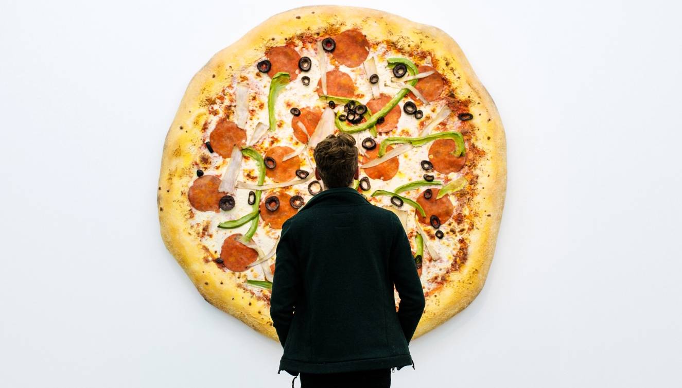  Ausstellungsansicht „Pizza is God“. 