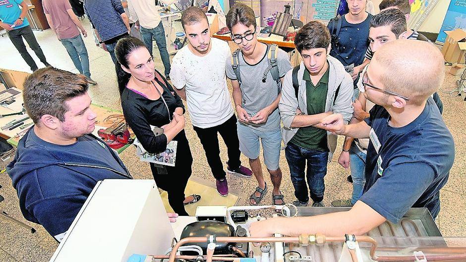  Im Handwerk sind noch über 700 Ausbildungsstellen frei. 
